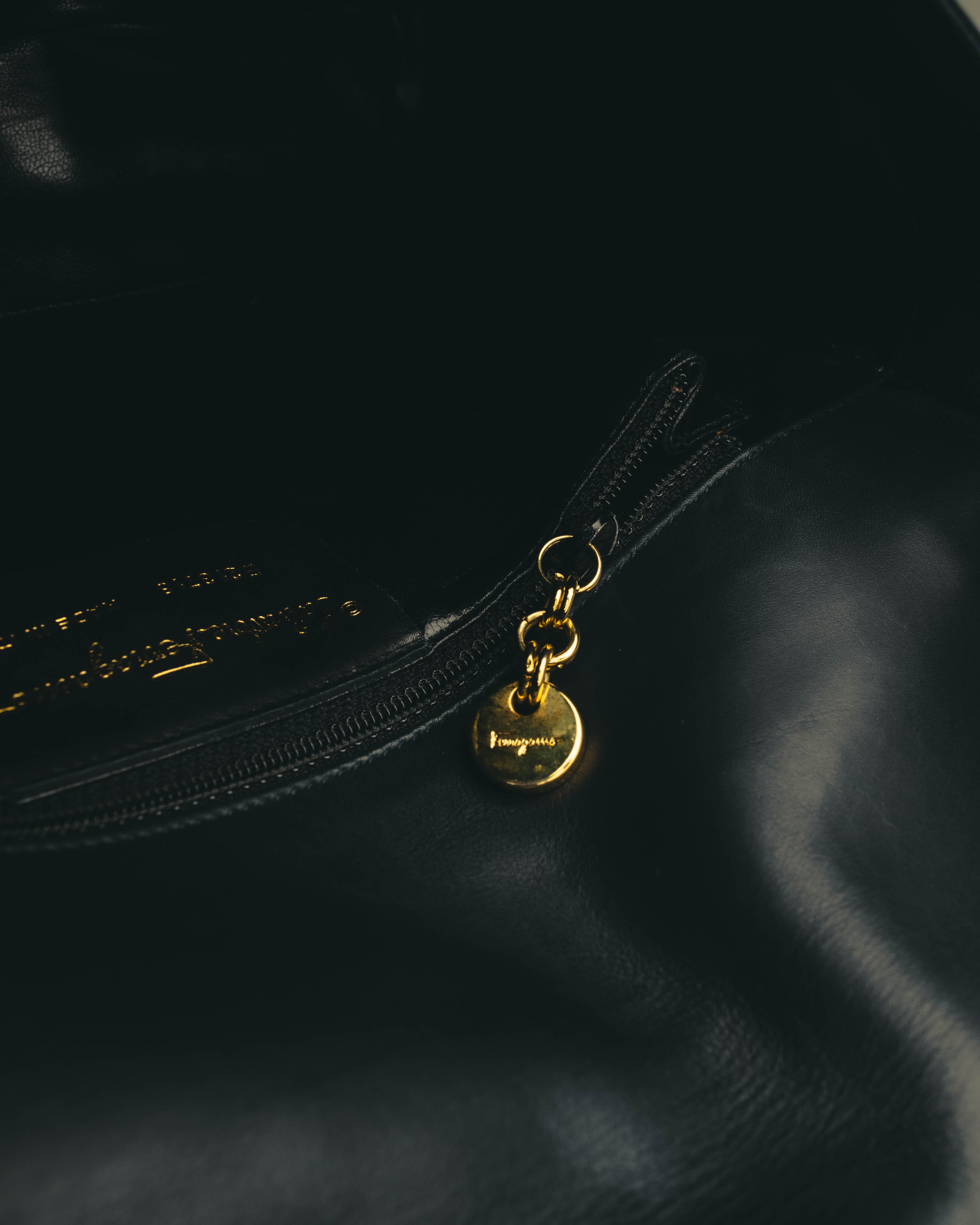 "Salvatore Ferragamo" 90's-00's Classic gancini leather shoulder bag