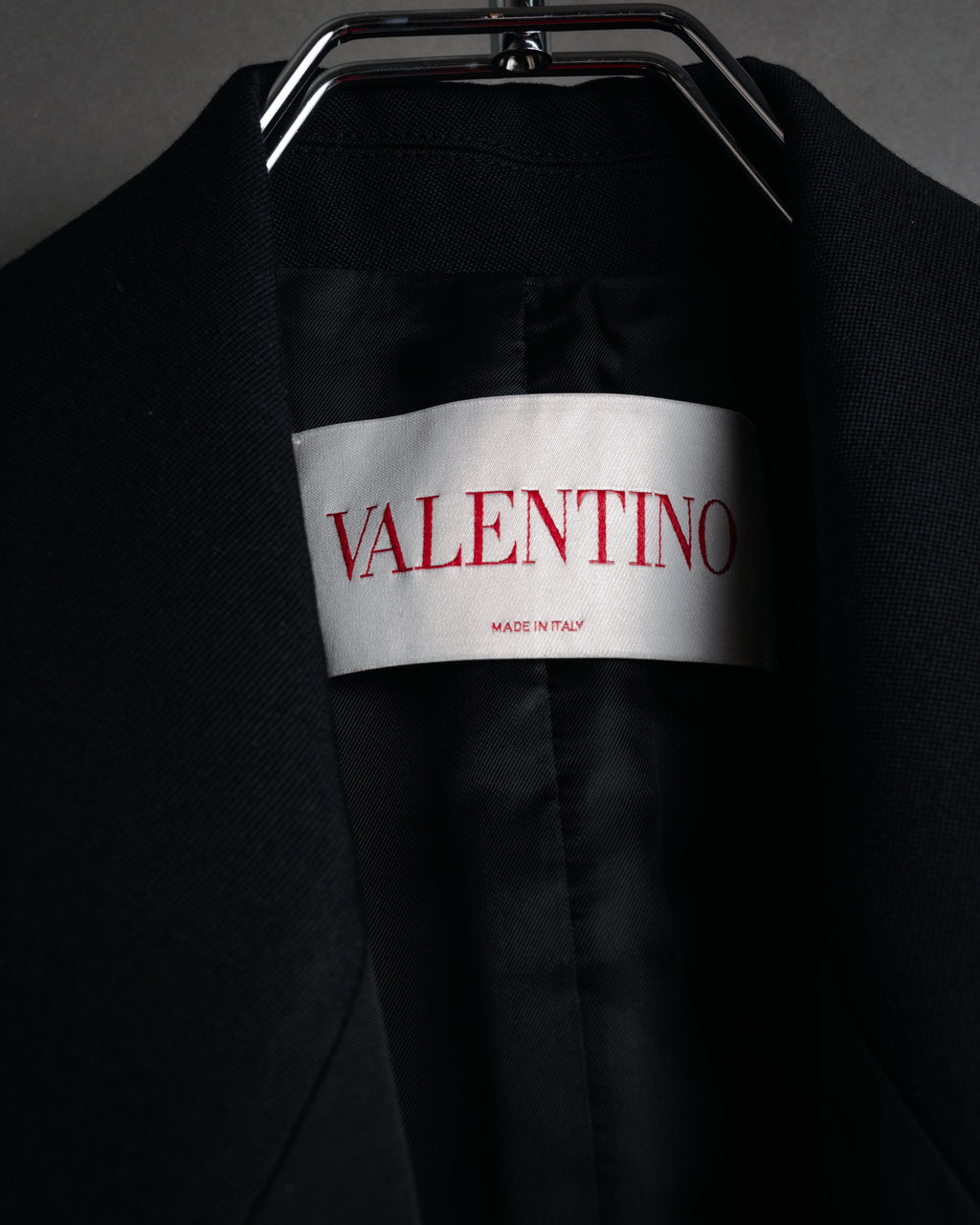 –SPECIAL– “VALENTINO” 2020’s Sculpted peak lapel jacket
