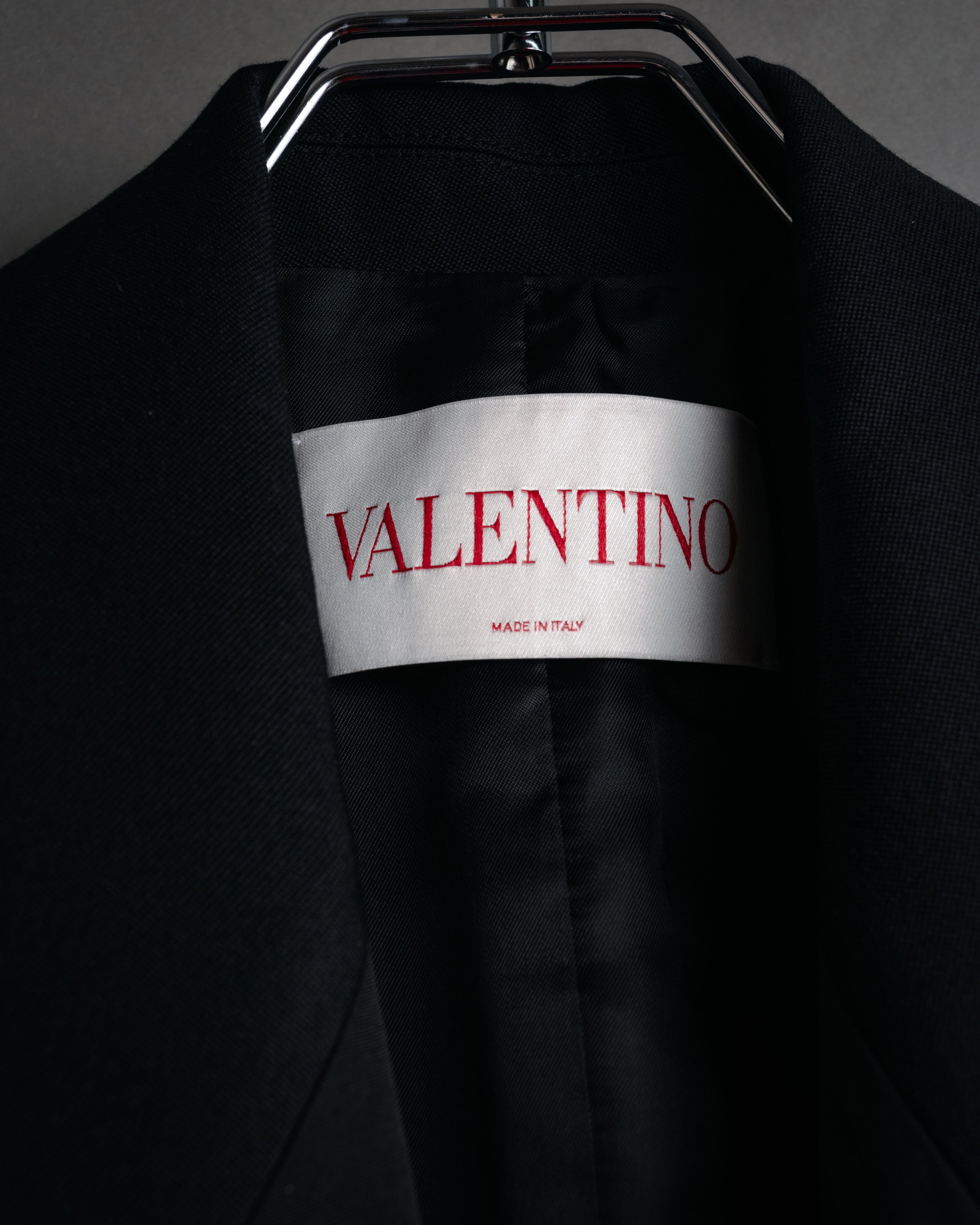 –SPECIAL– “VALENTINO” 2020’s Sculpted peak lapel jacket