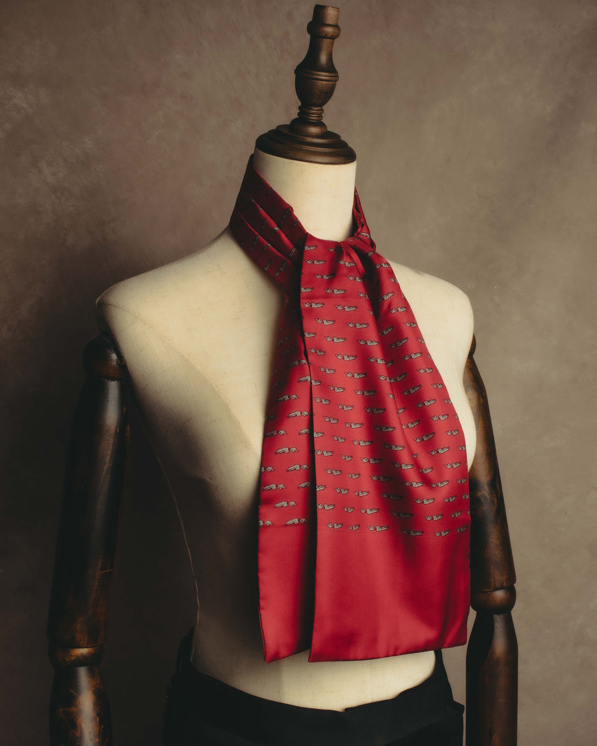"Hermès" 80's-90's Patterned silk scarf tie