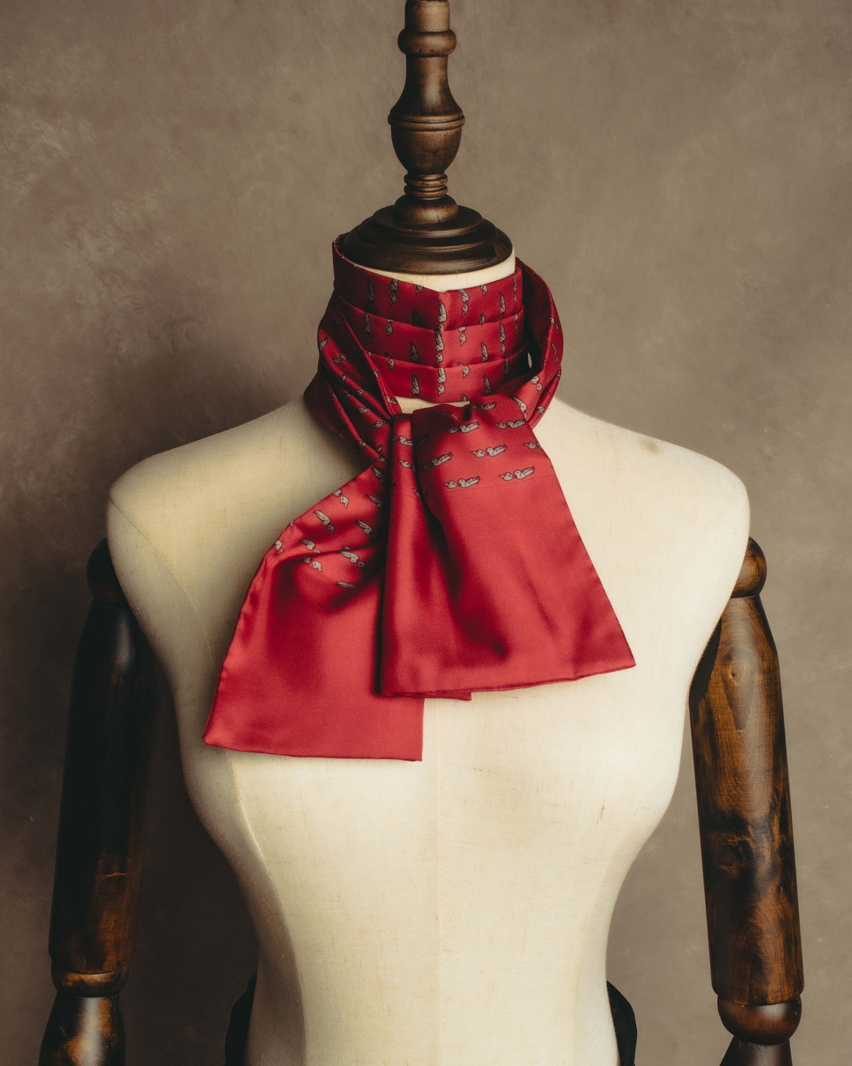"Hermès" 80's-90's Patterned silk scarf tie