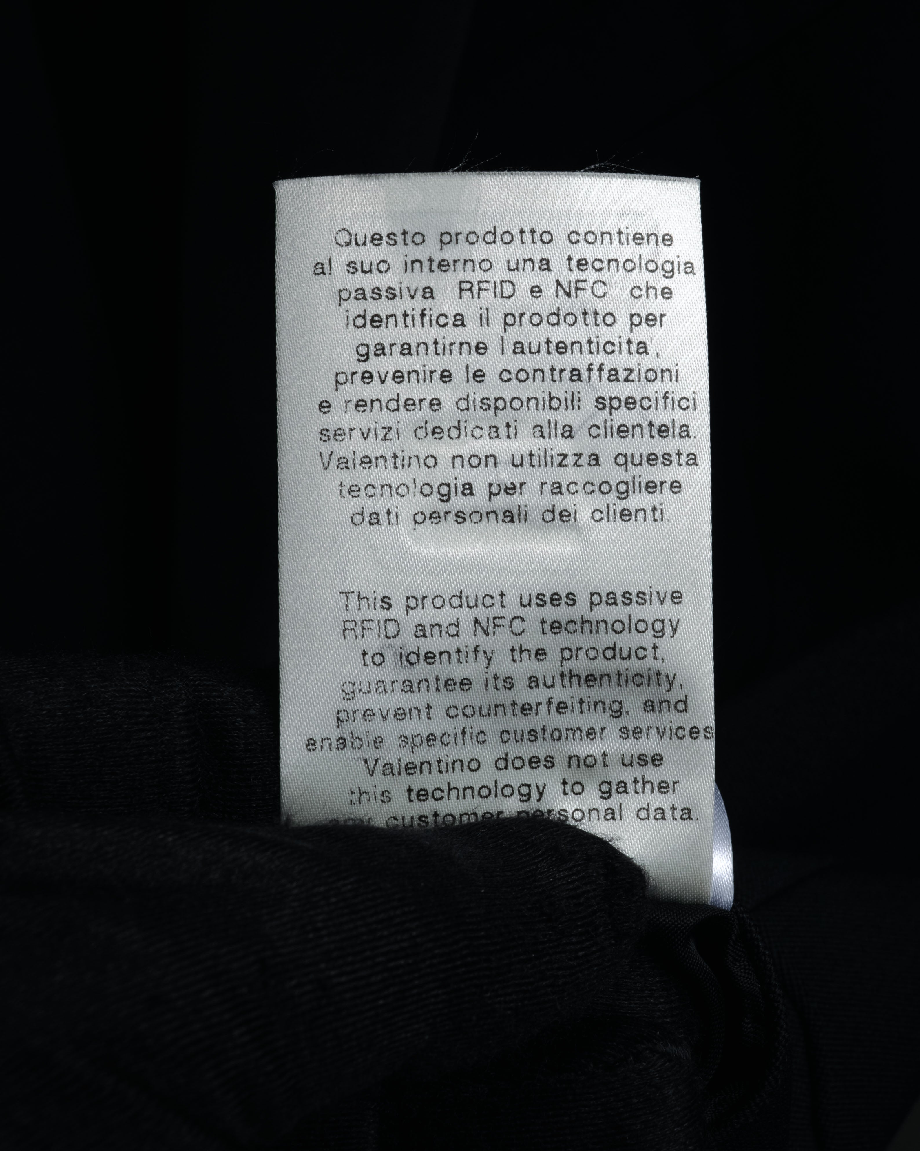 –SPECIAL– “VALENTINO” 2020’s Sculpted peak lapel jacket