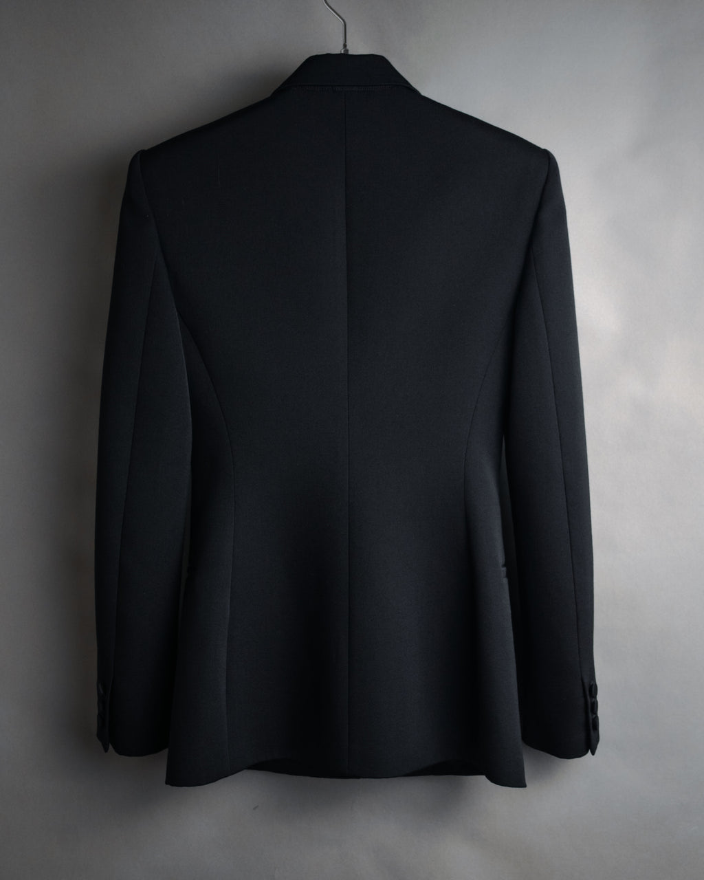 –SPECIAL– “VALENTINO” 2020’s Sculpted peak lapel jacket