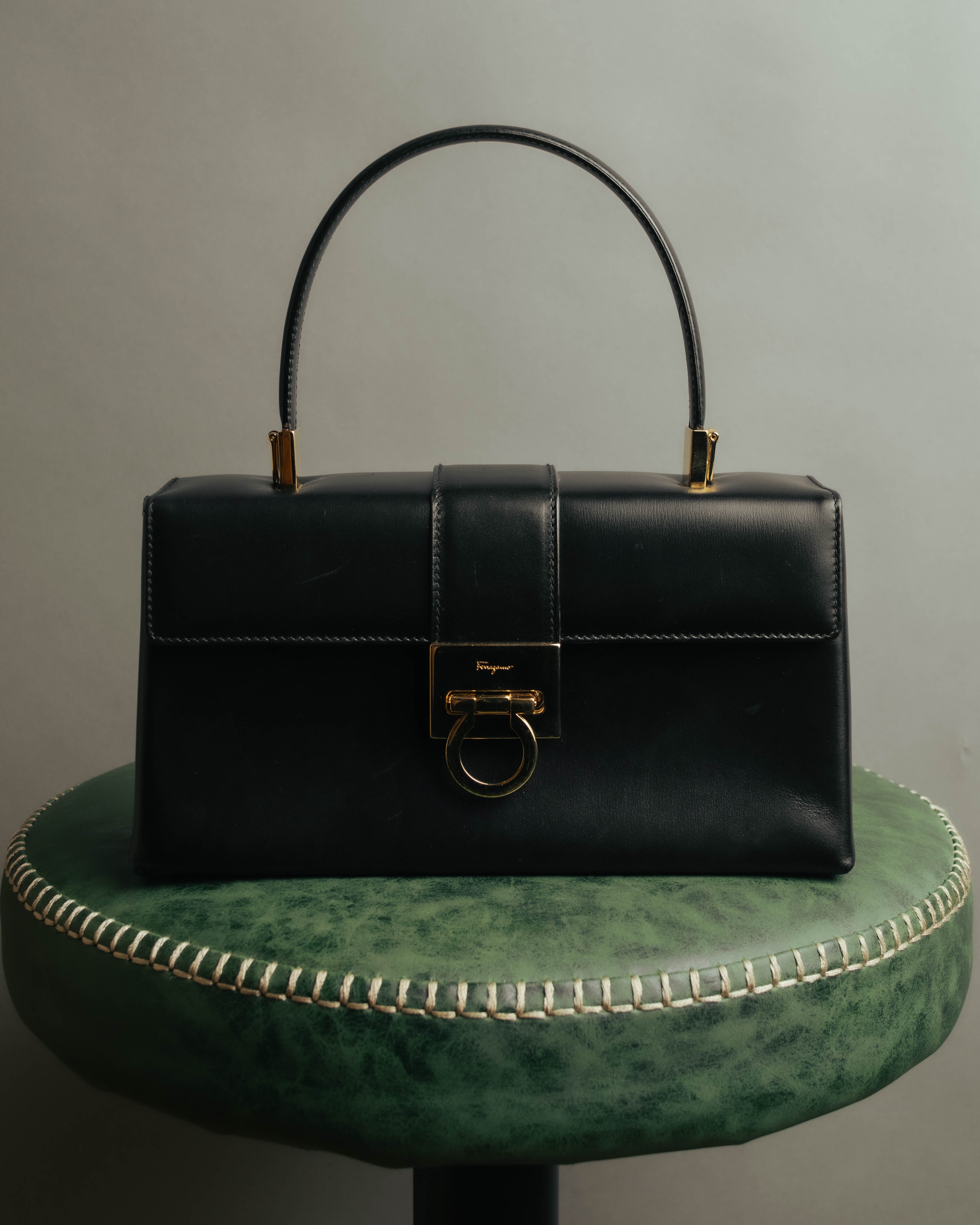 "Salvatore Ferragamo" 90's-00's Structured leather top handle handbag