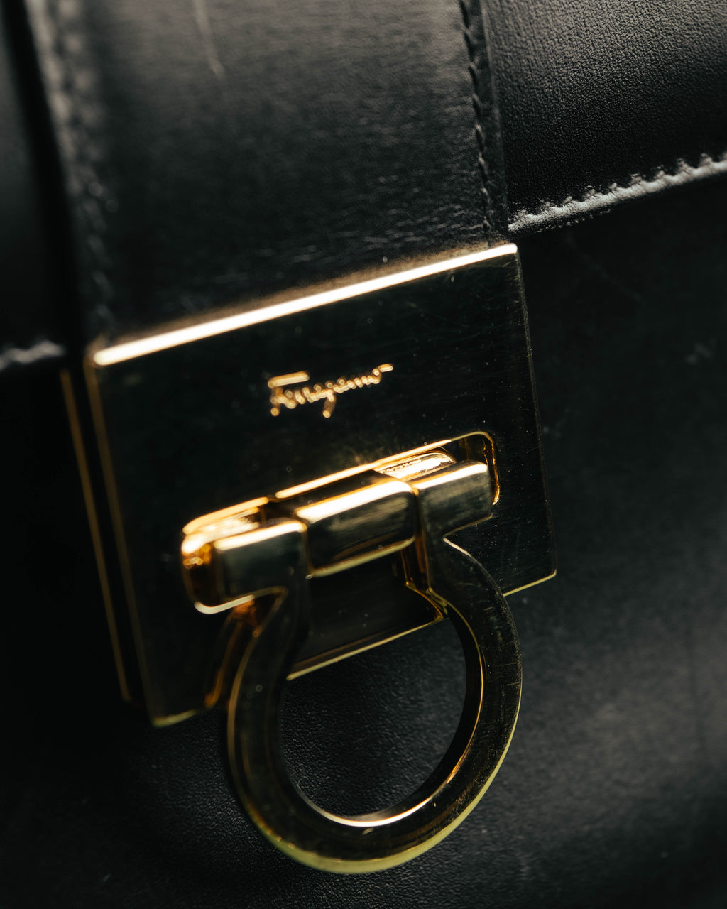 "Salvatore Ferragamo" 90's-00's Structured leather top handle handbag