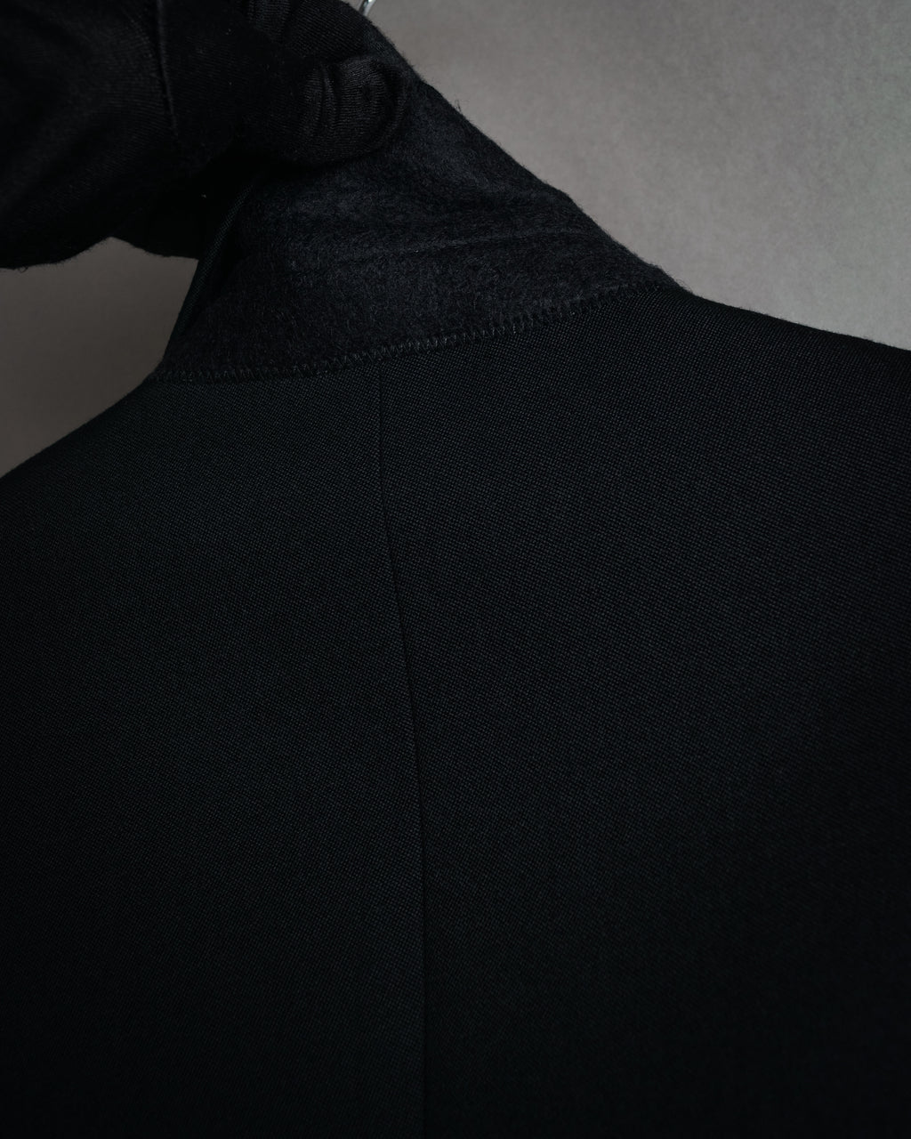 –SPECIAL– “VALENTINO” 2020’s Sculpted peak lapel jacket