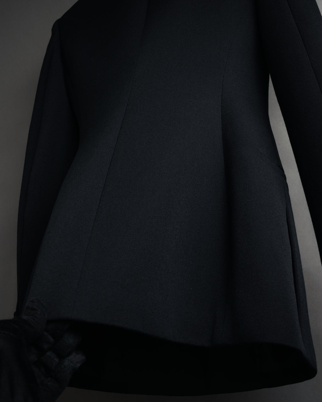 –SPECIAL– “VALENTINO” 2020’s Sculpted peak lapel jacket