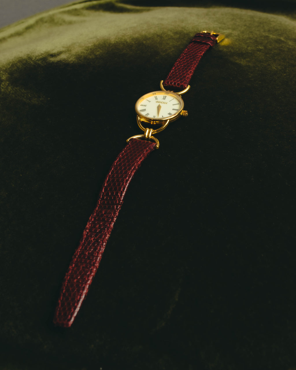 "GUCCI" 90's Elegant women's quartz wristwatch