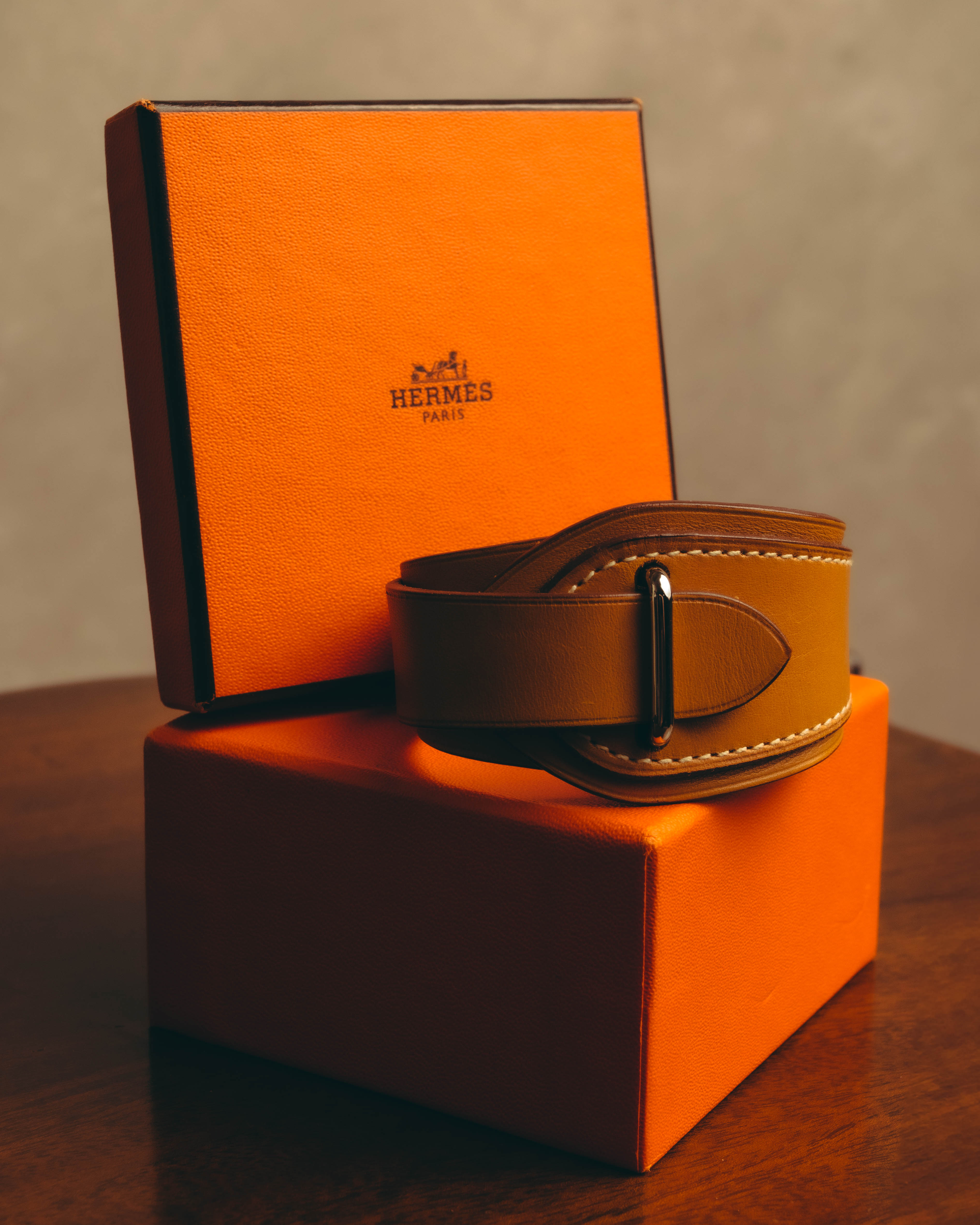 "Hermès" 00's Contrast stitched leather cuff bracelet