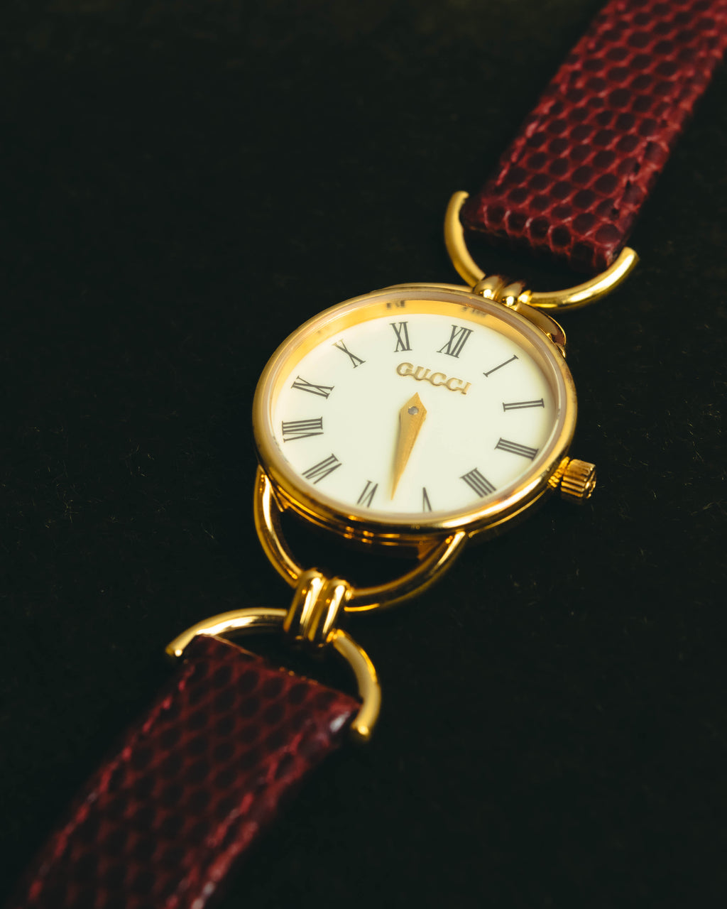 "GUCCI" 90's Elegant women's quartz wristwatch