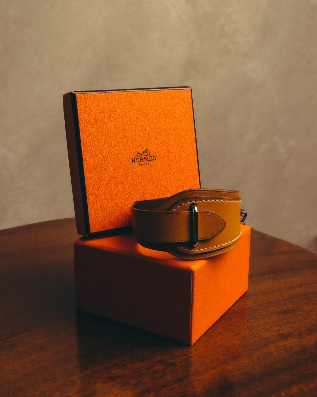 "Hermès" 00's Contrast stitched leather cuff bracelet