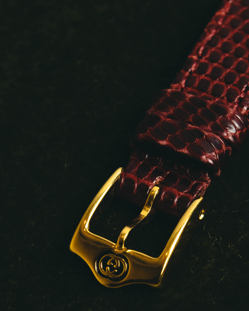 "GUCCI" 90's Elegant women's quartz wristwatch