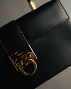 "Salvatore Ferragamo" 90's-00's Structured leather top handle handbag