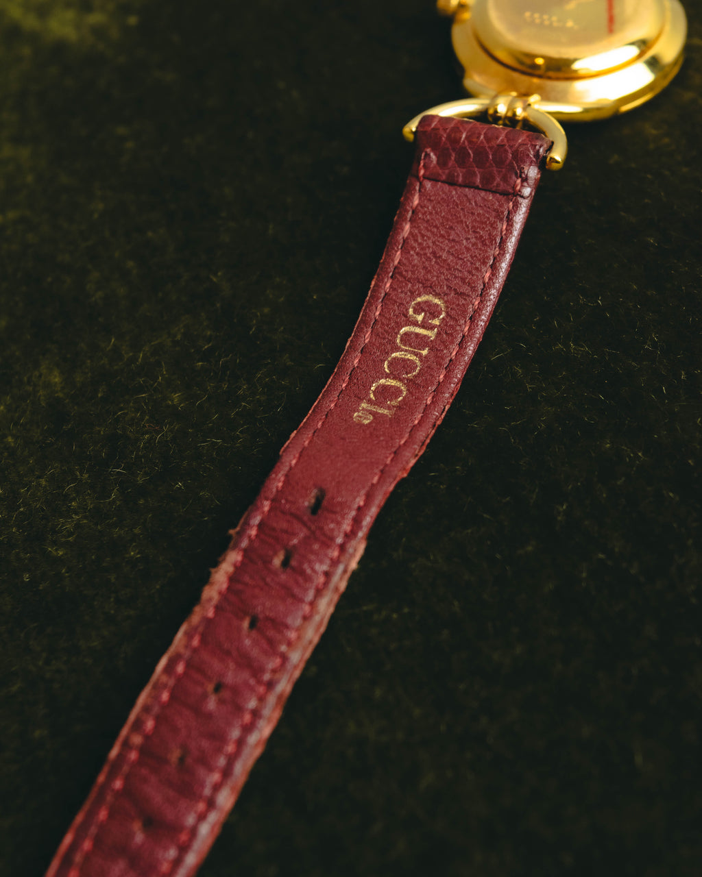 "GUCCI" 90's Elegant women's quartz wristwatch
