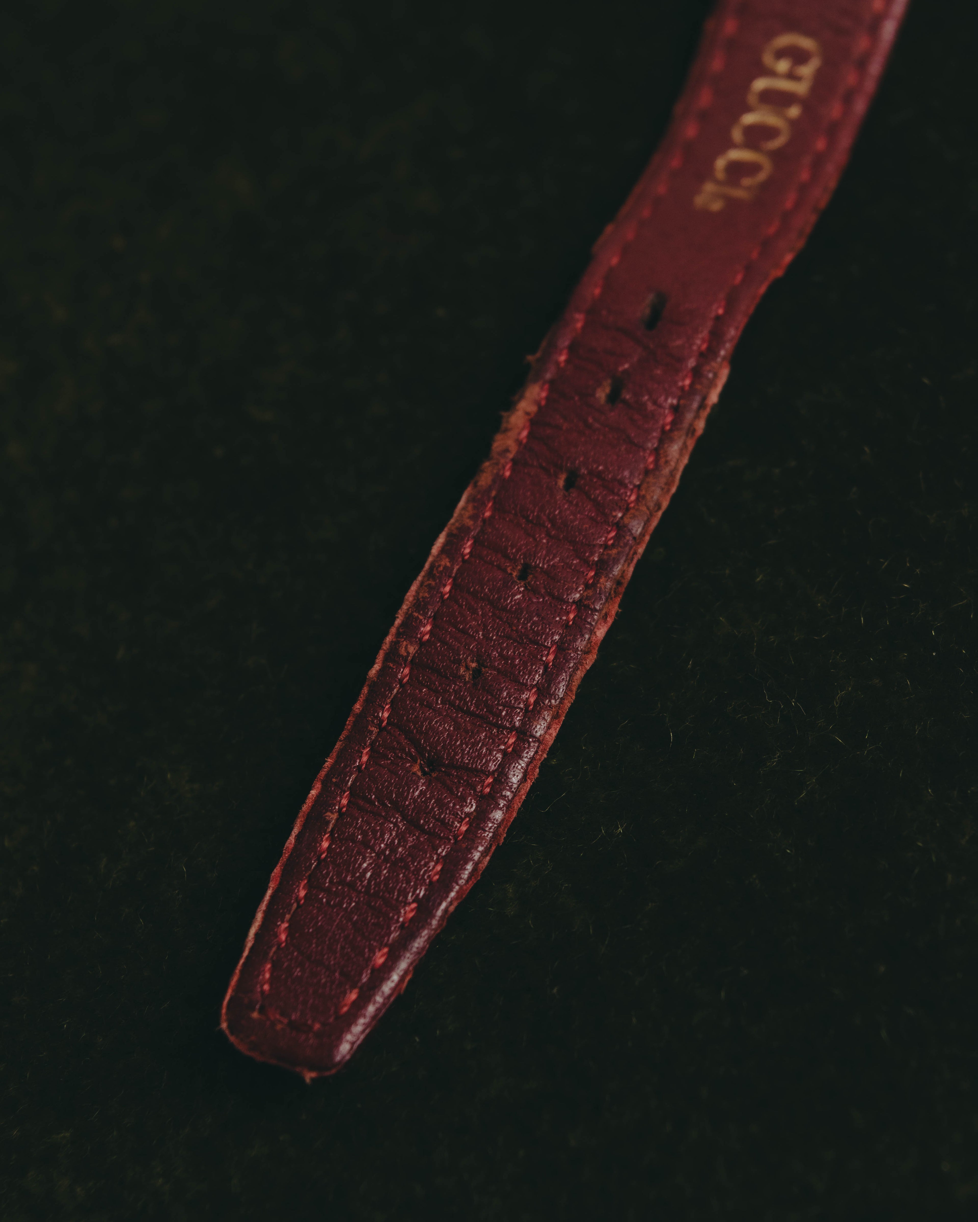 "GUCCI" 90's Elegant women's quartz wristwatch