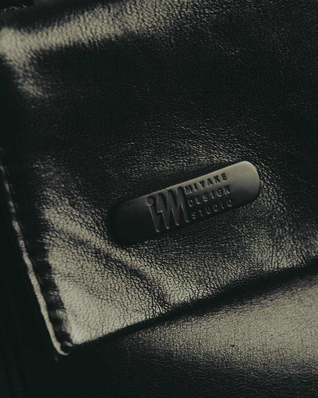 "iM MIYAKE DESIGN STUDIO" 80's-90's Glossy pebbled top handle briefcase