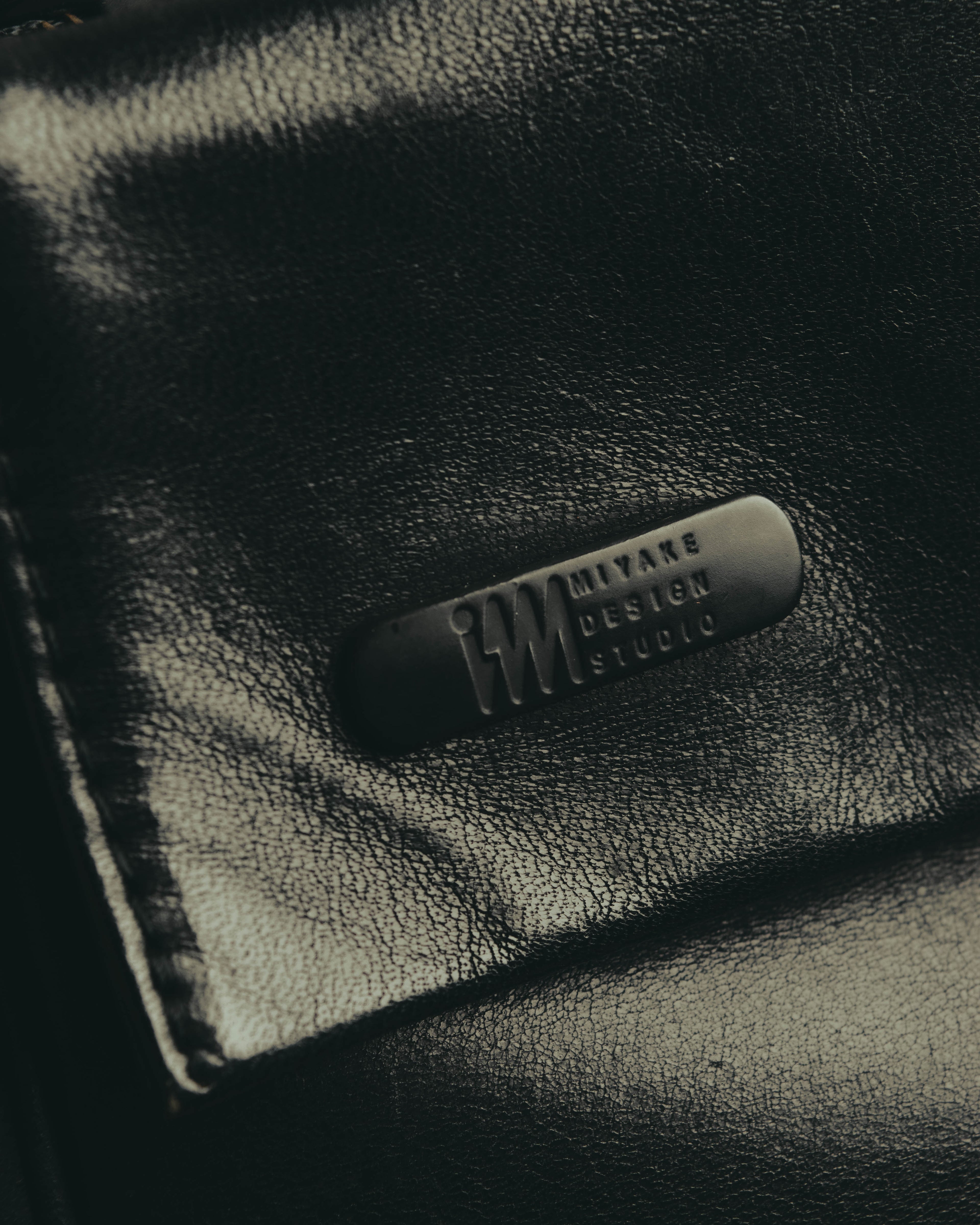 "iM MIYAKE DESIGN STUDIO" 80's-90's Glossy pebbled top handle briefcase