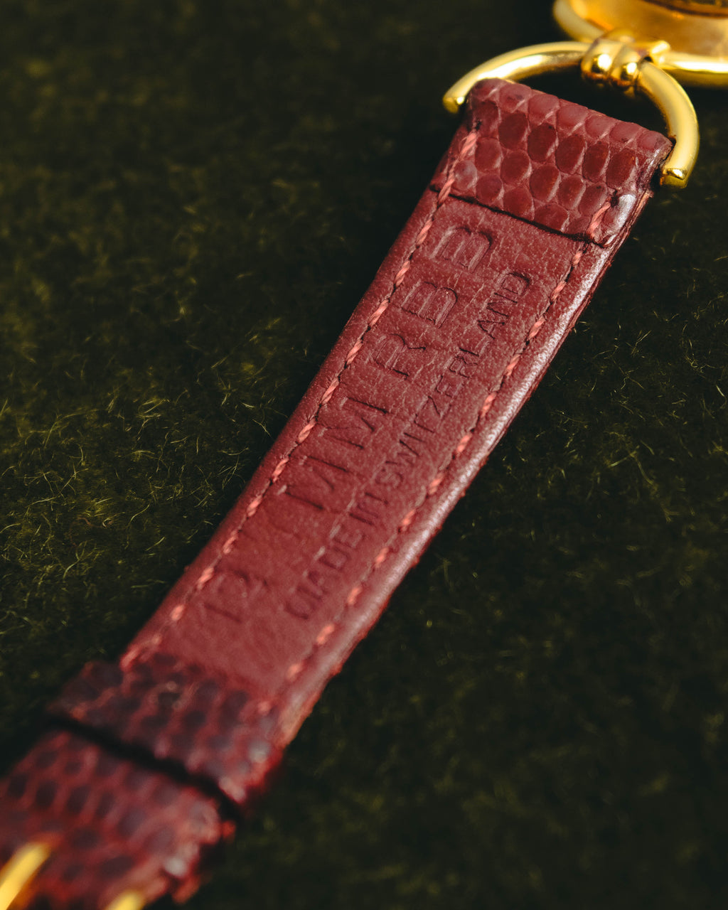 "GUCCI" 90's Elegant women's quartz wristwatch