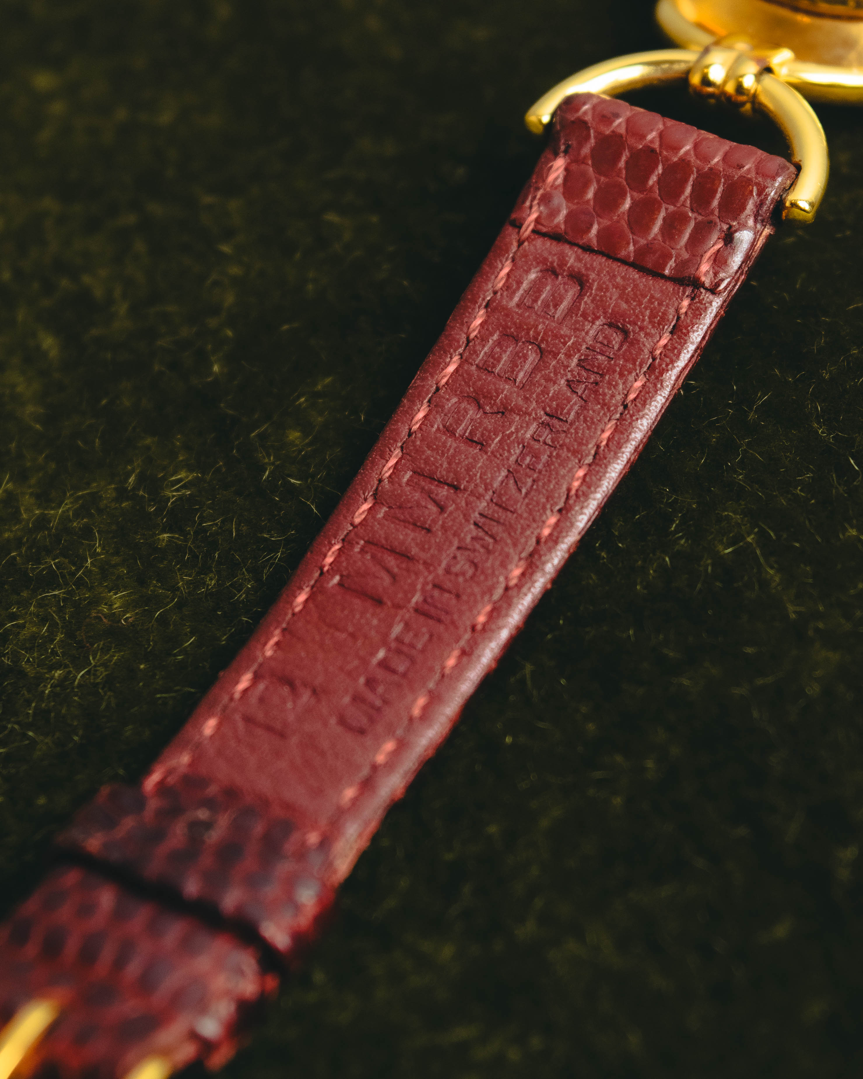 "GUCCI" 90's Elegant women's quartz wristwatch