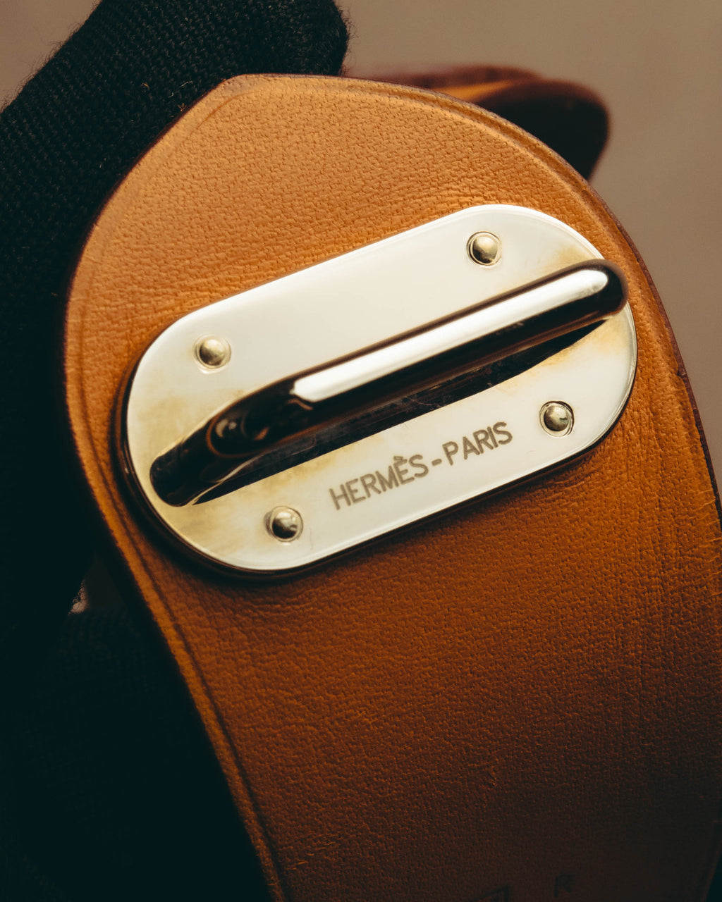 "Hermès" 00's Contrast stitched leather cuff bracelet