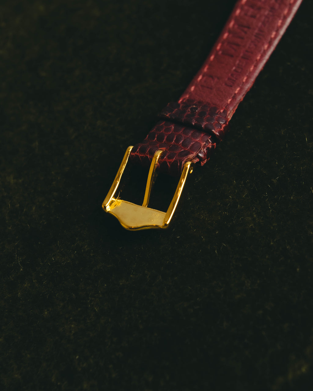 "GUCCI" 90's Elegant women's quartz wristwatch