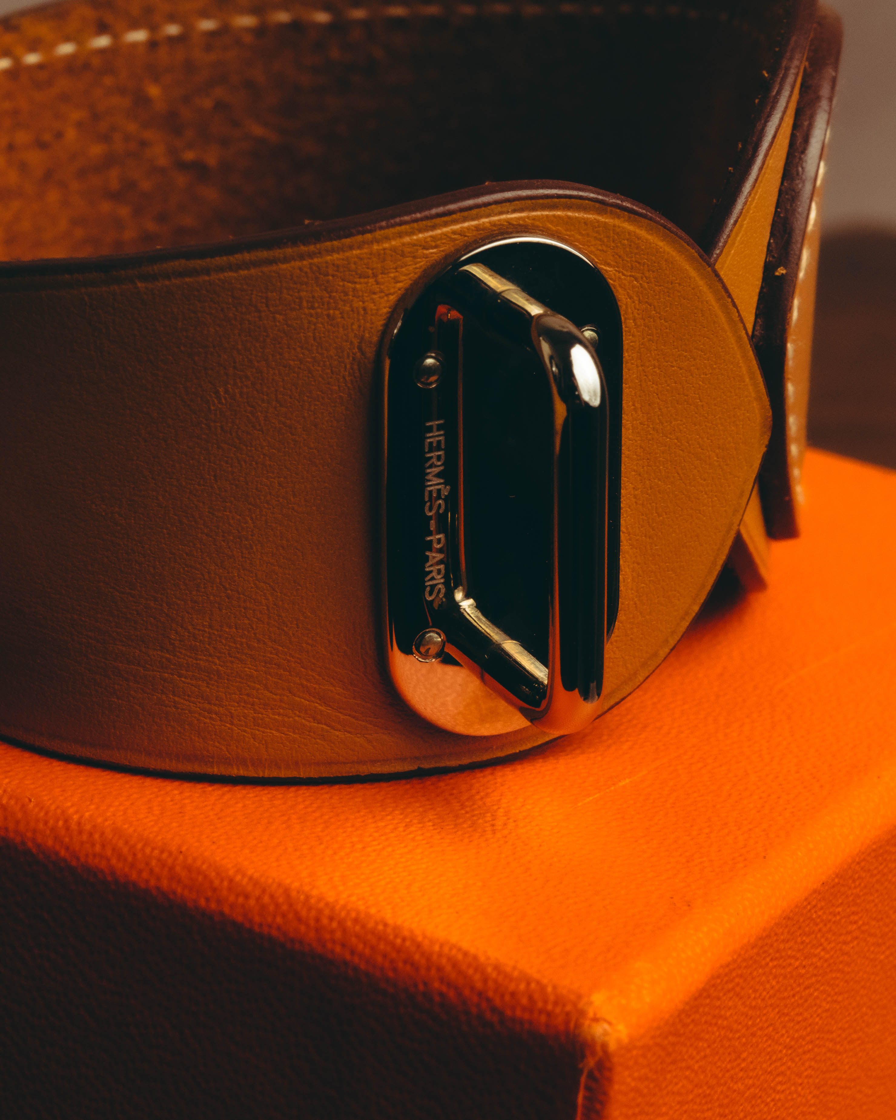 "Hermès" 00's Contrast stitched leather cuff bracelet