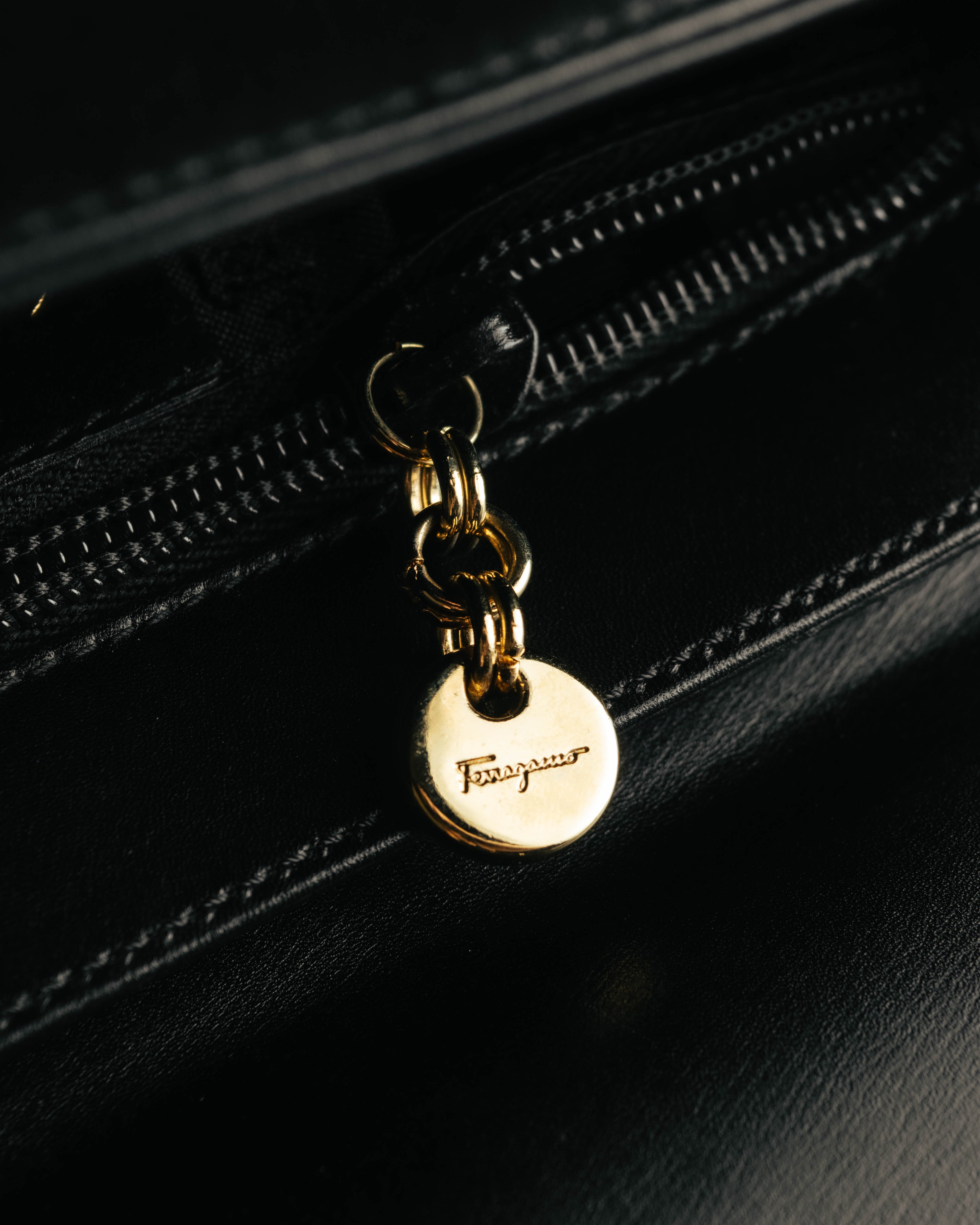 "Salvatore Ferragamo" 90's-00's Structured leather top handle handbag