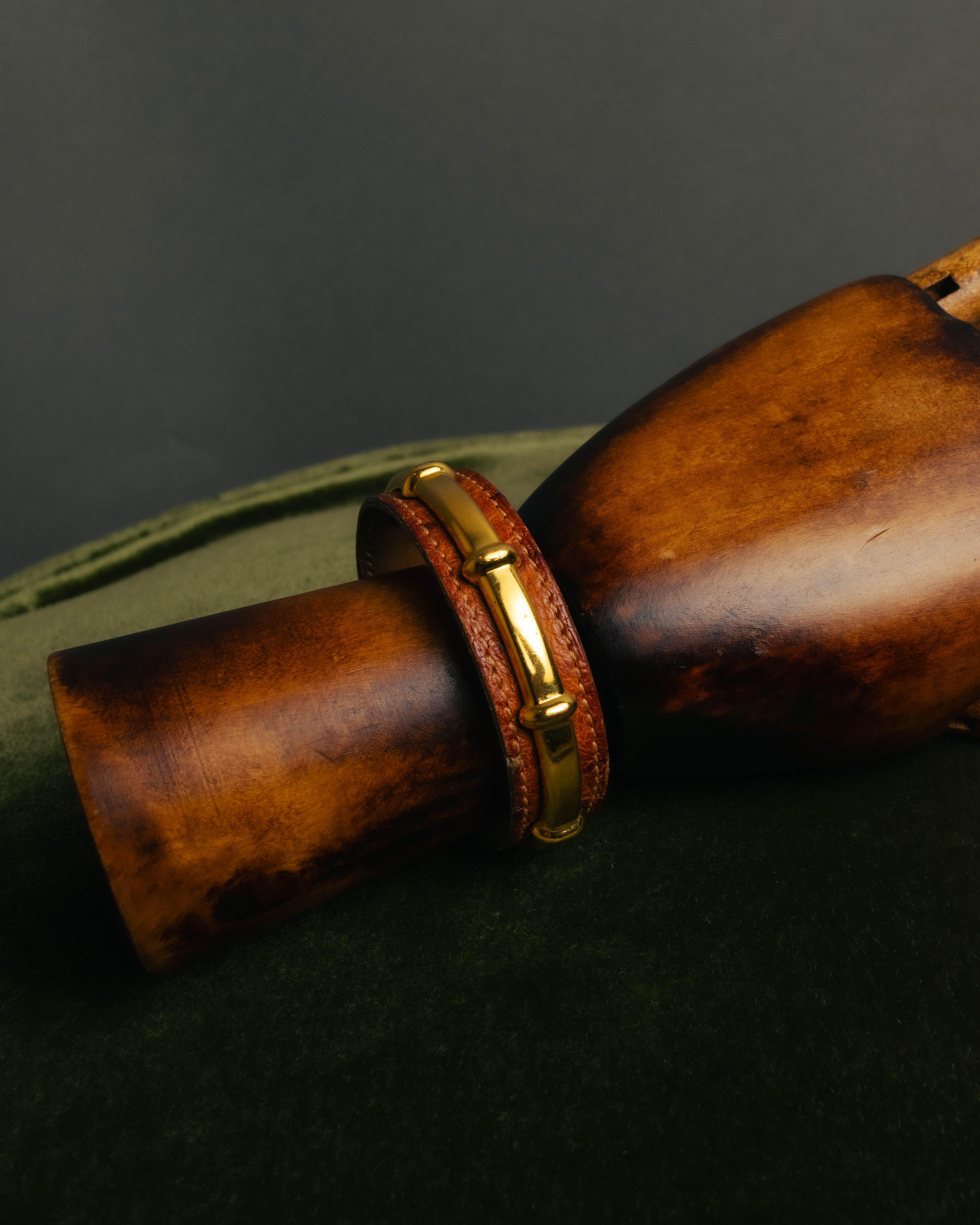 “HERMÈS” 90’s-00’s Agatha leather bracelet