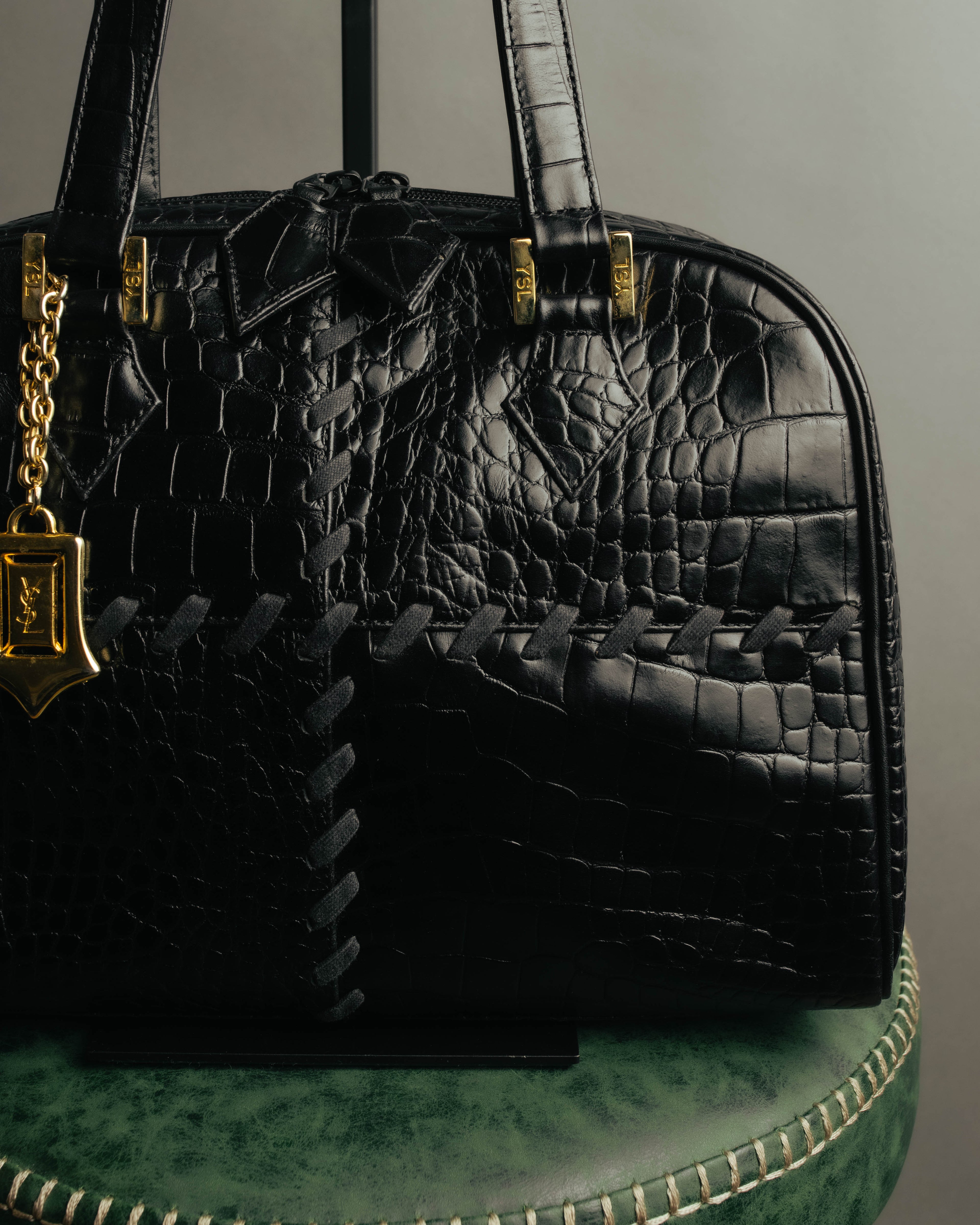 "Yves Saint Laurent" 90's-00's Glossy croc embossed bowler bag