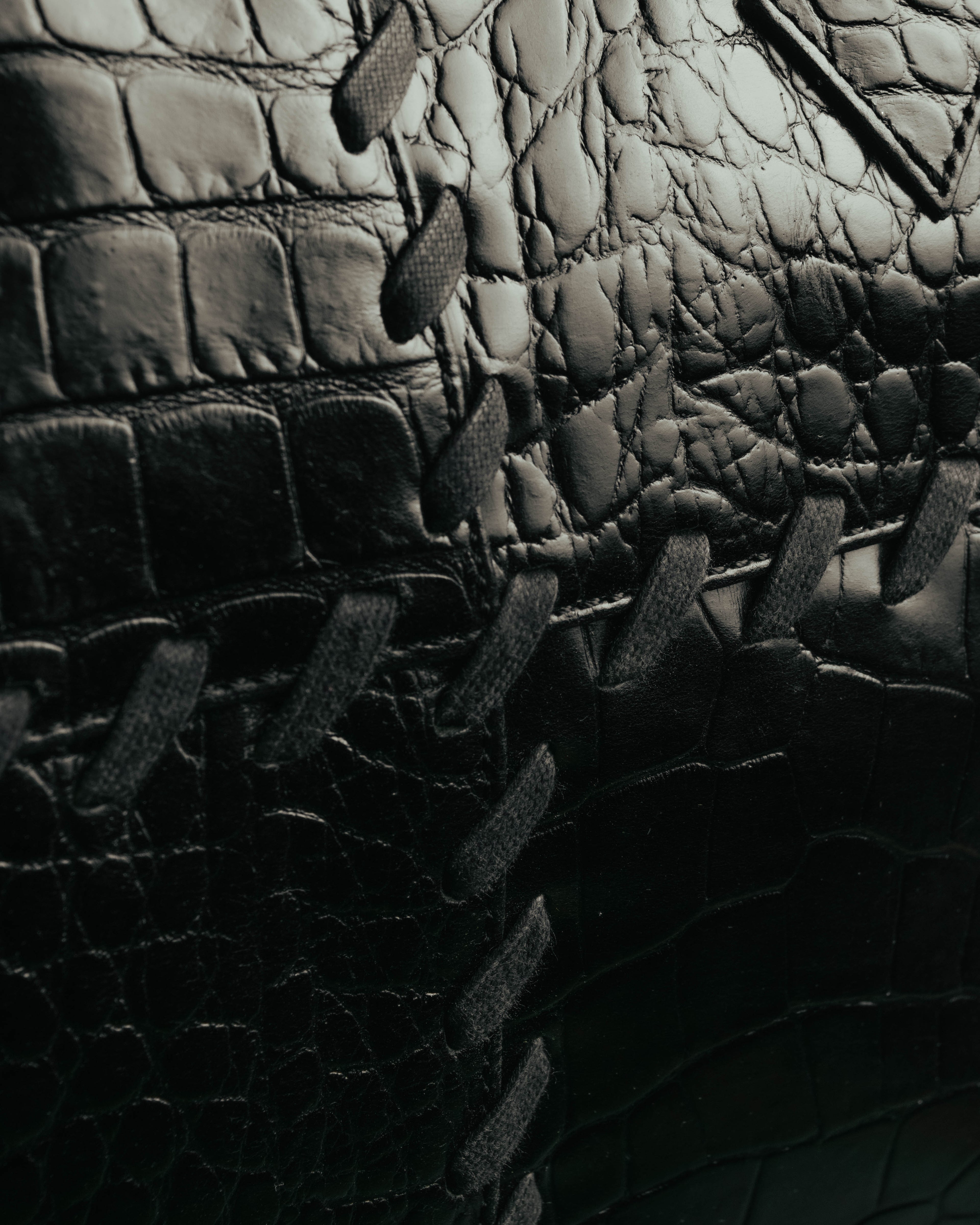 "Yves Saint Laurent" 90's-00's Glossy croc embossed bowler bag