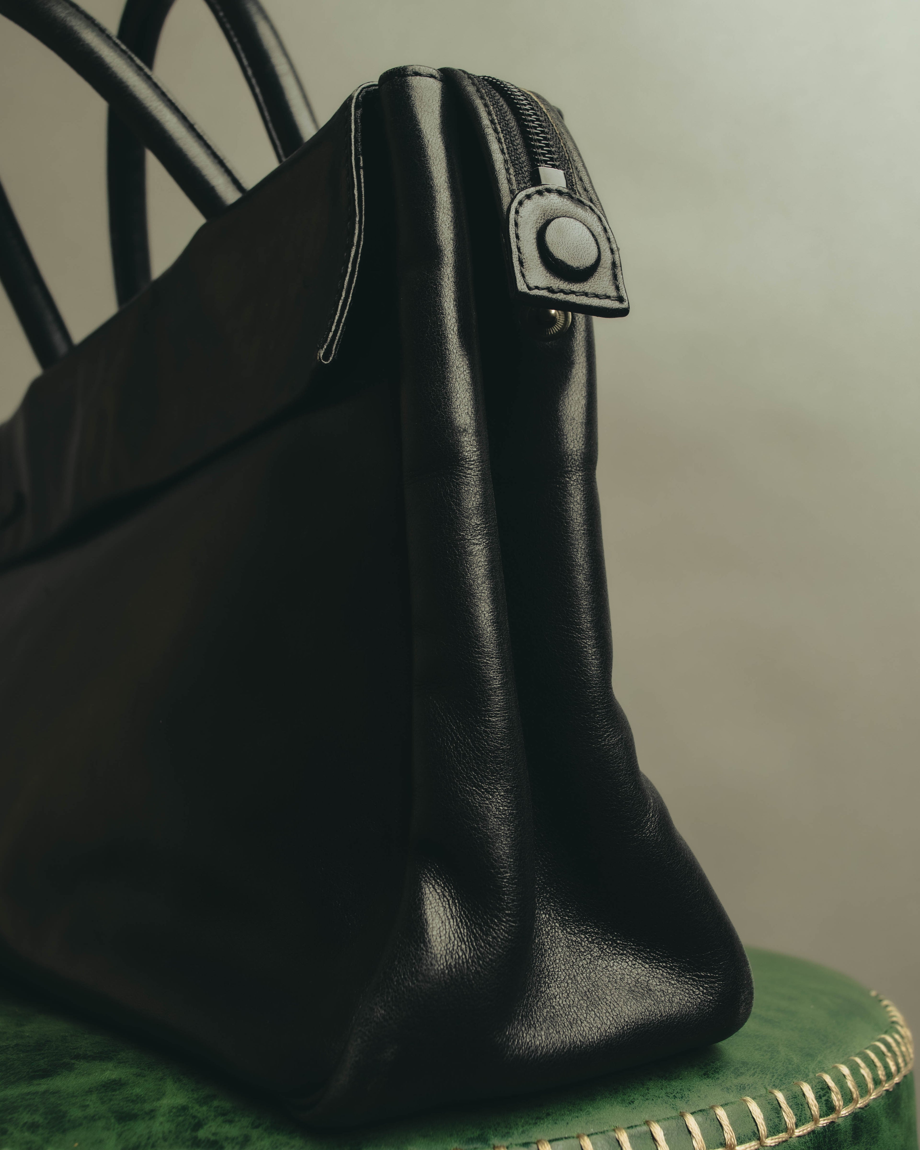 "iM MIYAKE DESIGN STUDIO" 80's-90's Glossy pebbled top handle briefcase