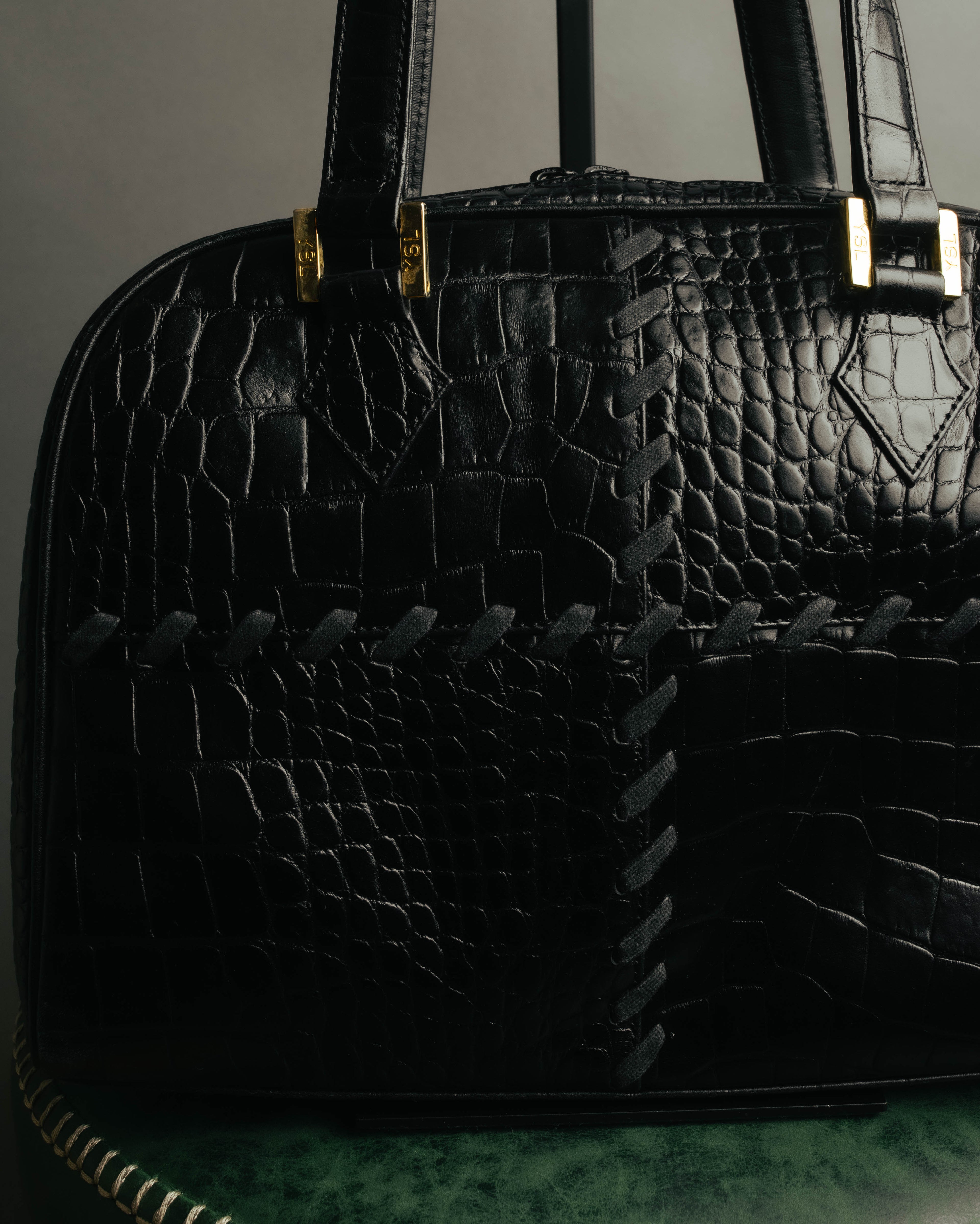 "Yves Saint Laurent" 90's-00's Glossy croc embossed bowler bag