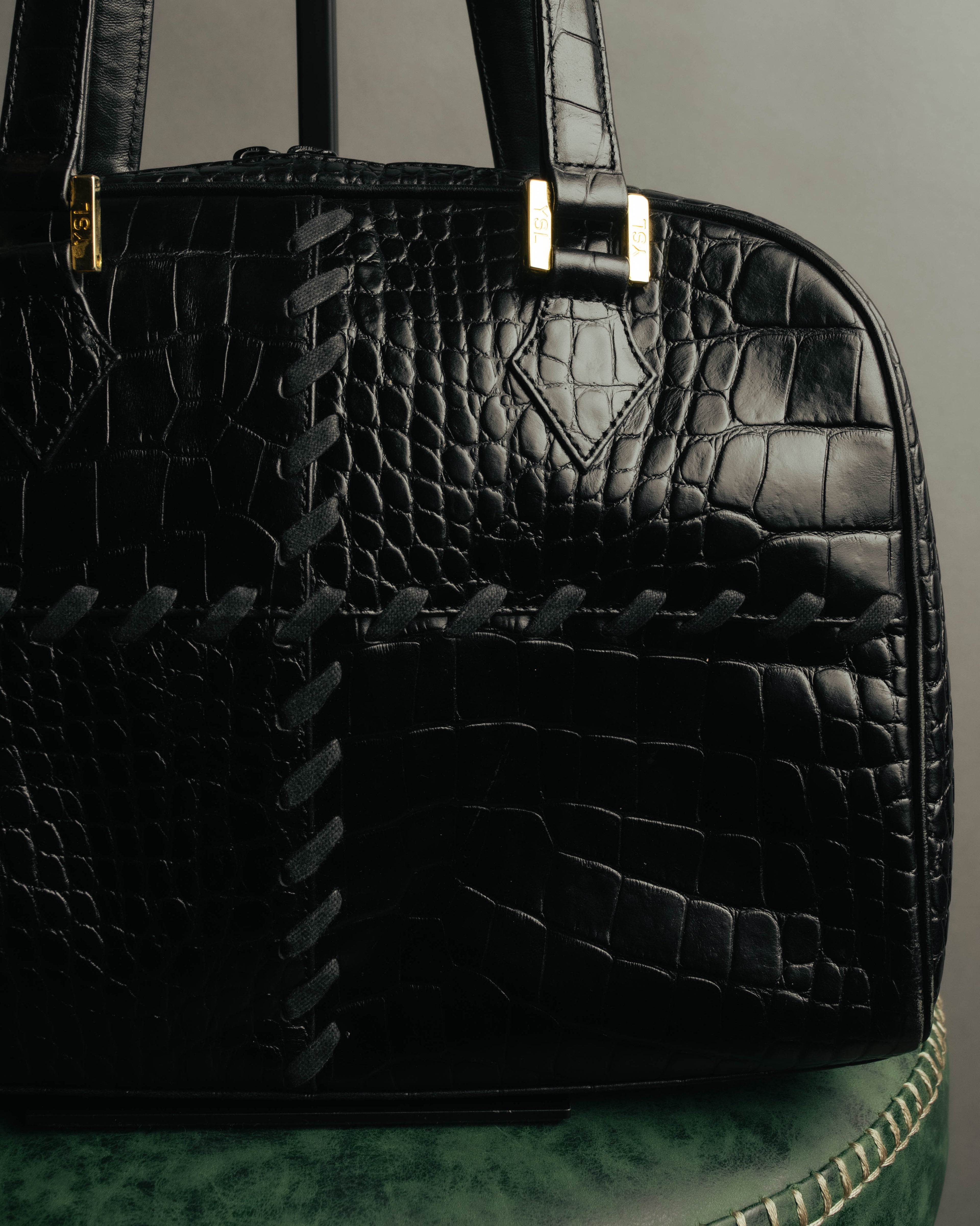 "Yves Saint Laurent" 90's-00's Glossy croc embossed bowler bag