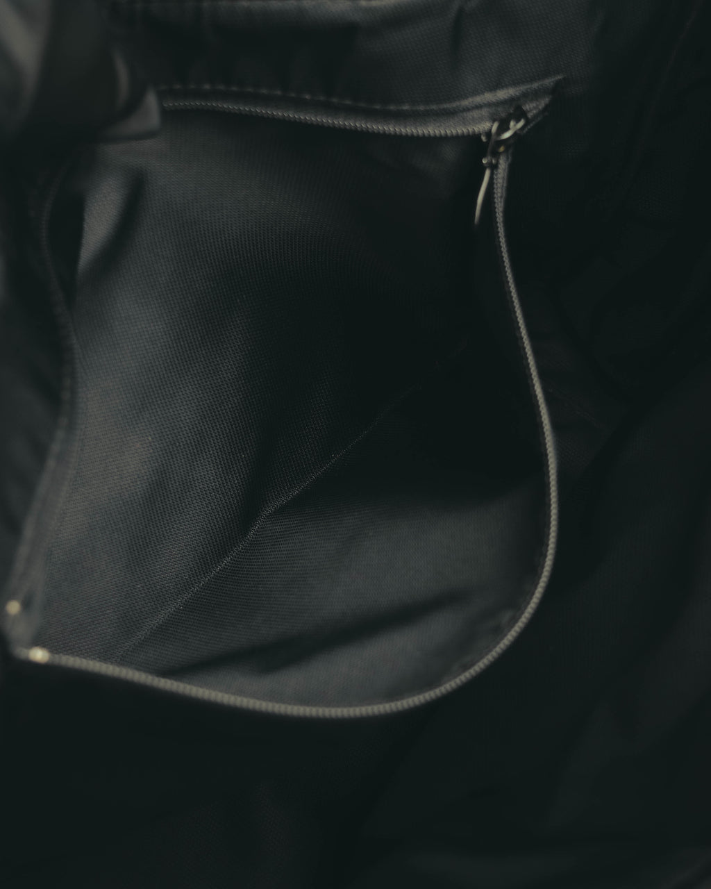 "iM MIYAKE DESIGN STUDIO" 80's-90's Glossy pebbled top handle briefcase