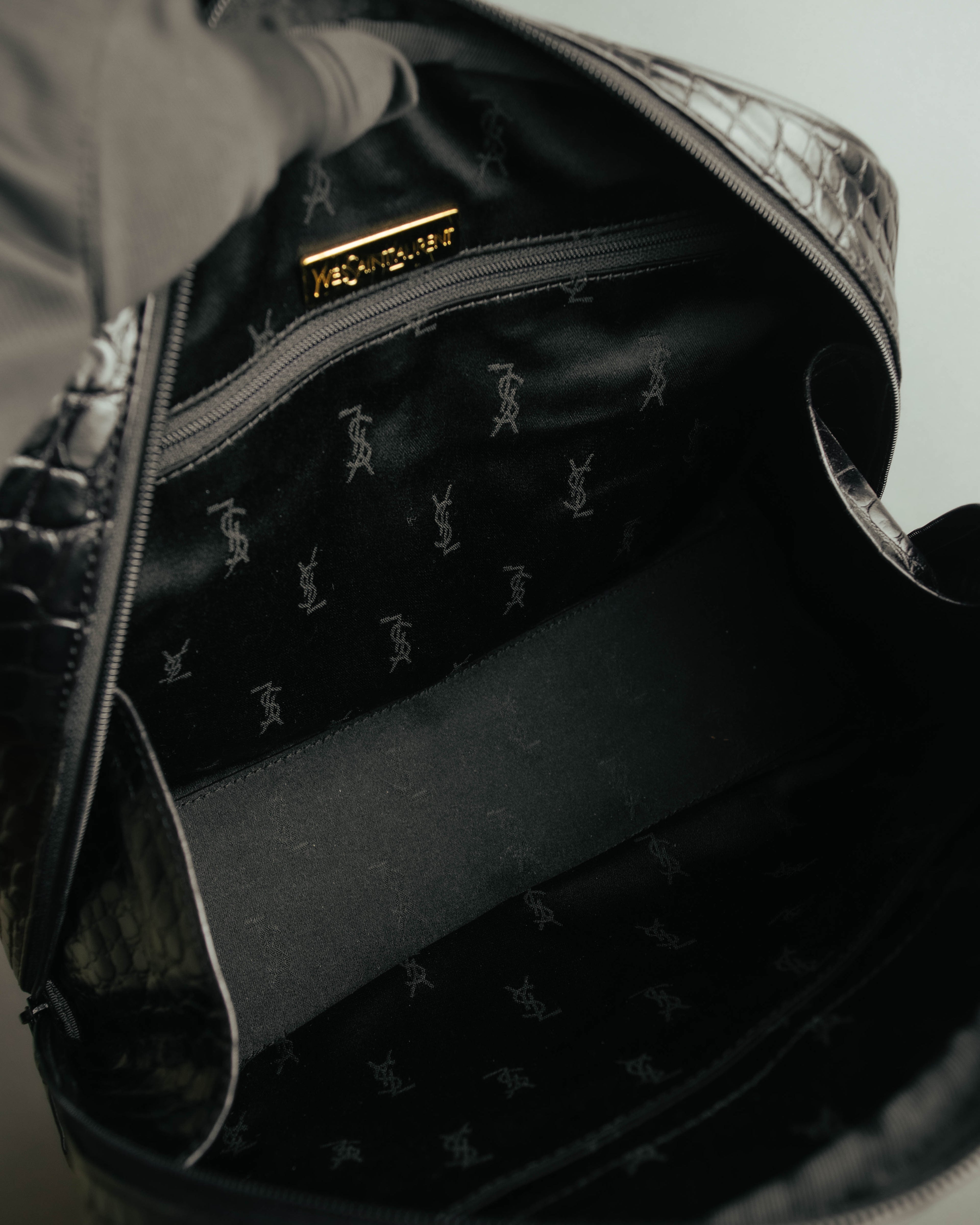 "Yves Saint Laurent" 90's-00's Glossy croc embossed bowler bag