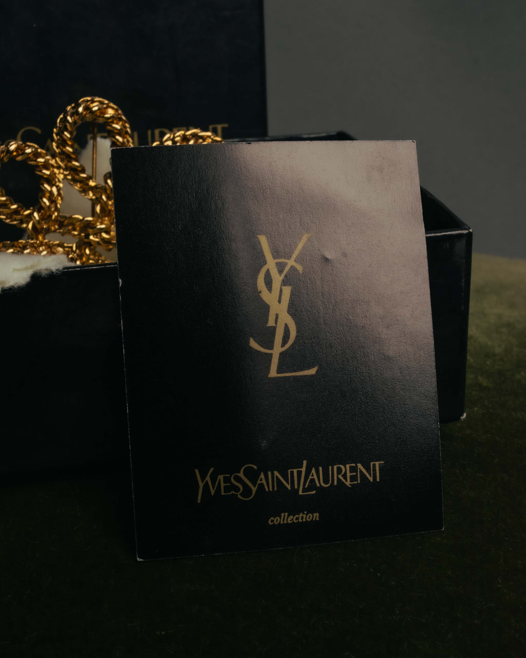 “Yves Saint Laurent” 90’s Gold rope motif flower brooch