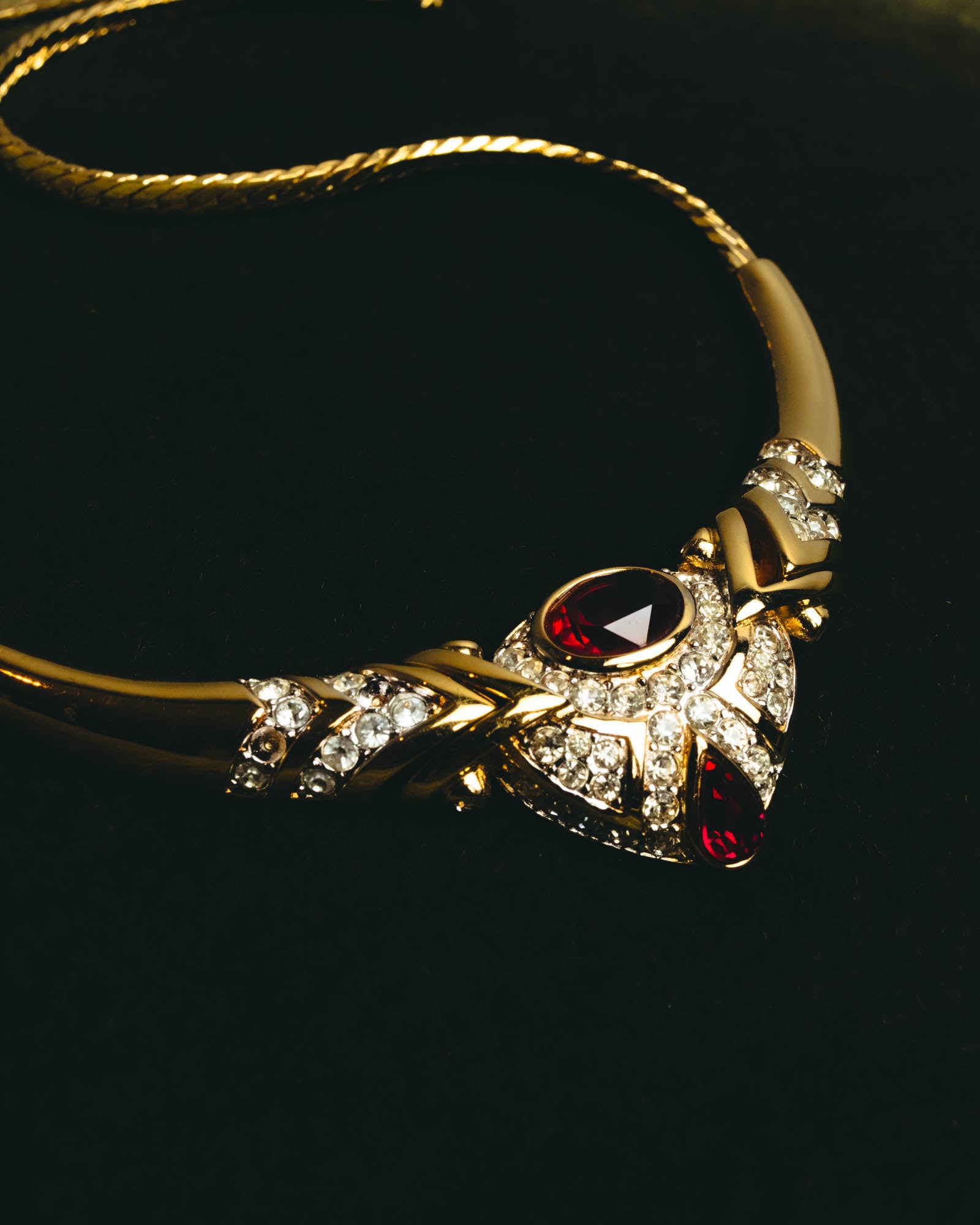 "NINA RICCI" 80's-90's Bold red stone necklace