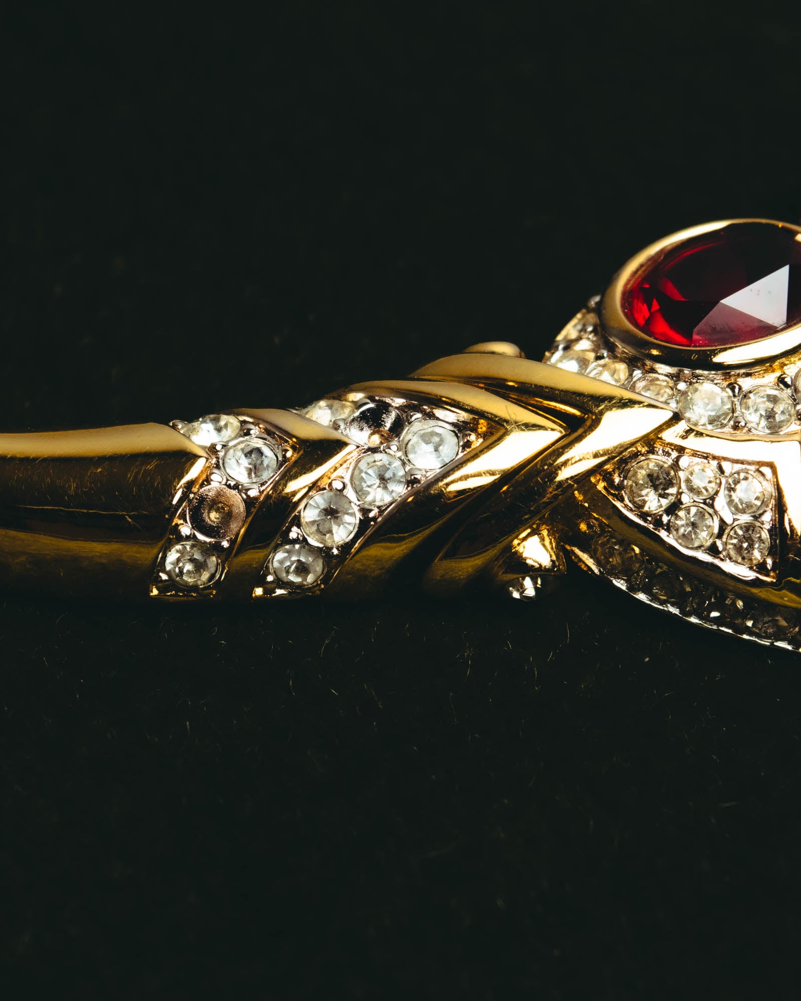 "NINA RICCI" 80's-90's Bold red stone necklace
