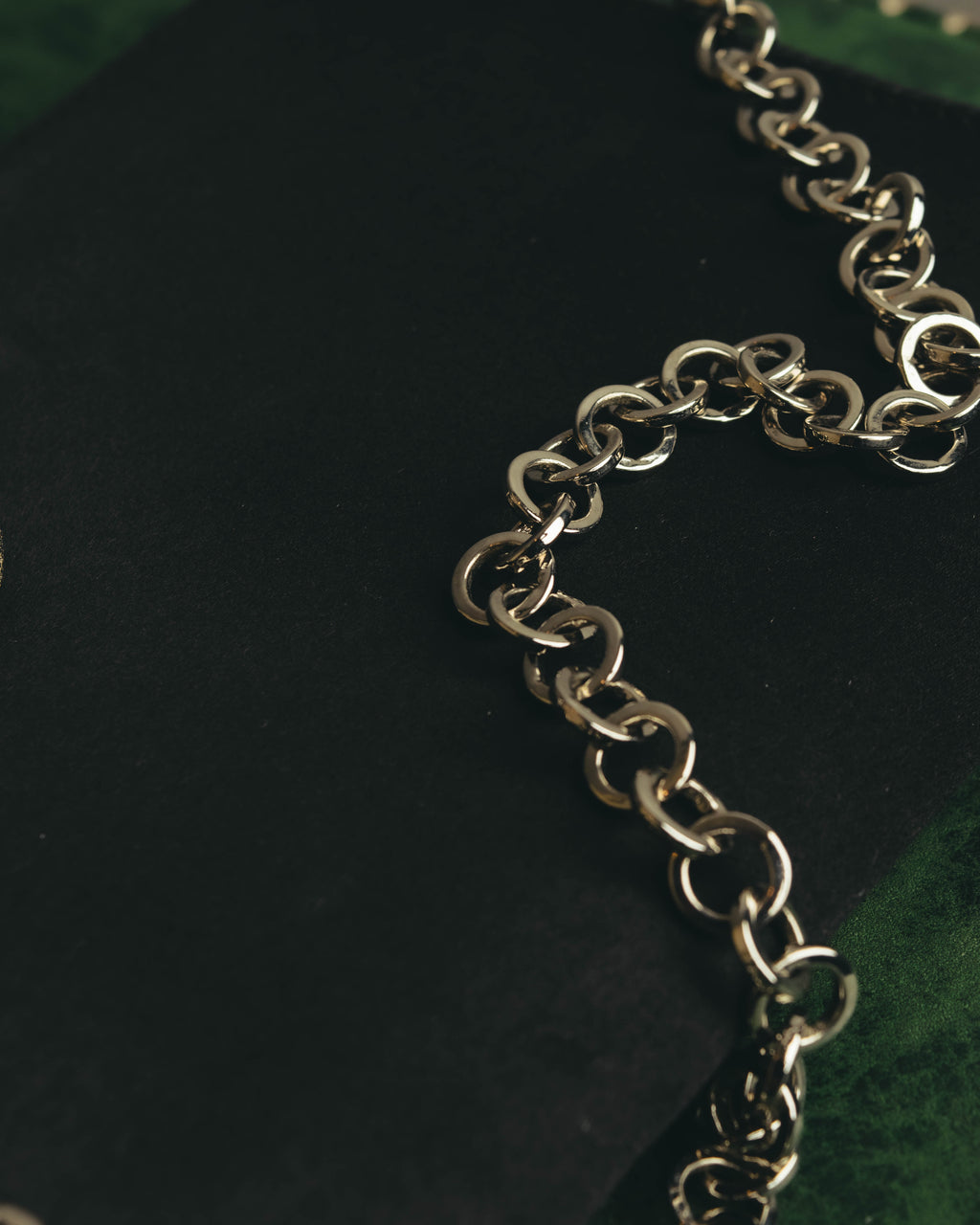 "Salvatore Ferragamo" 90's-00's Elegant gancini chain shoulder handbag