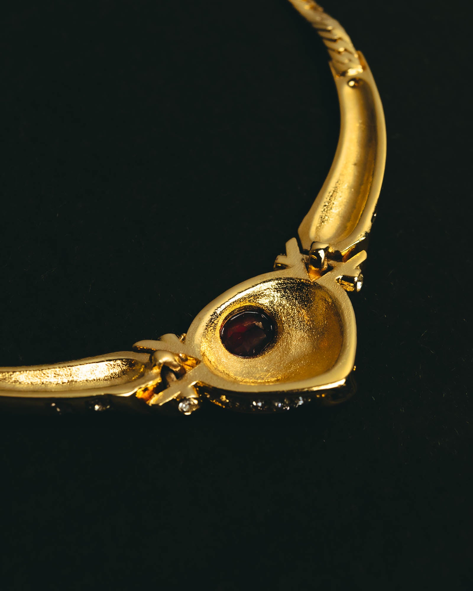 "NINA RICCI" 80's-90's Bold red stone necklace