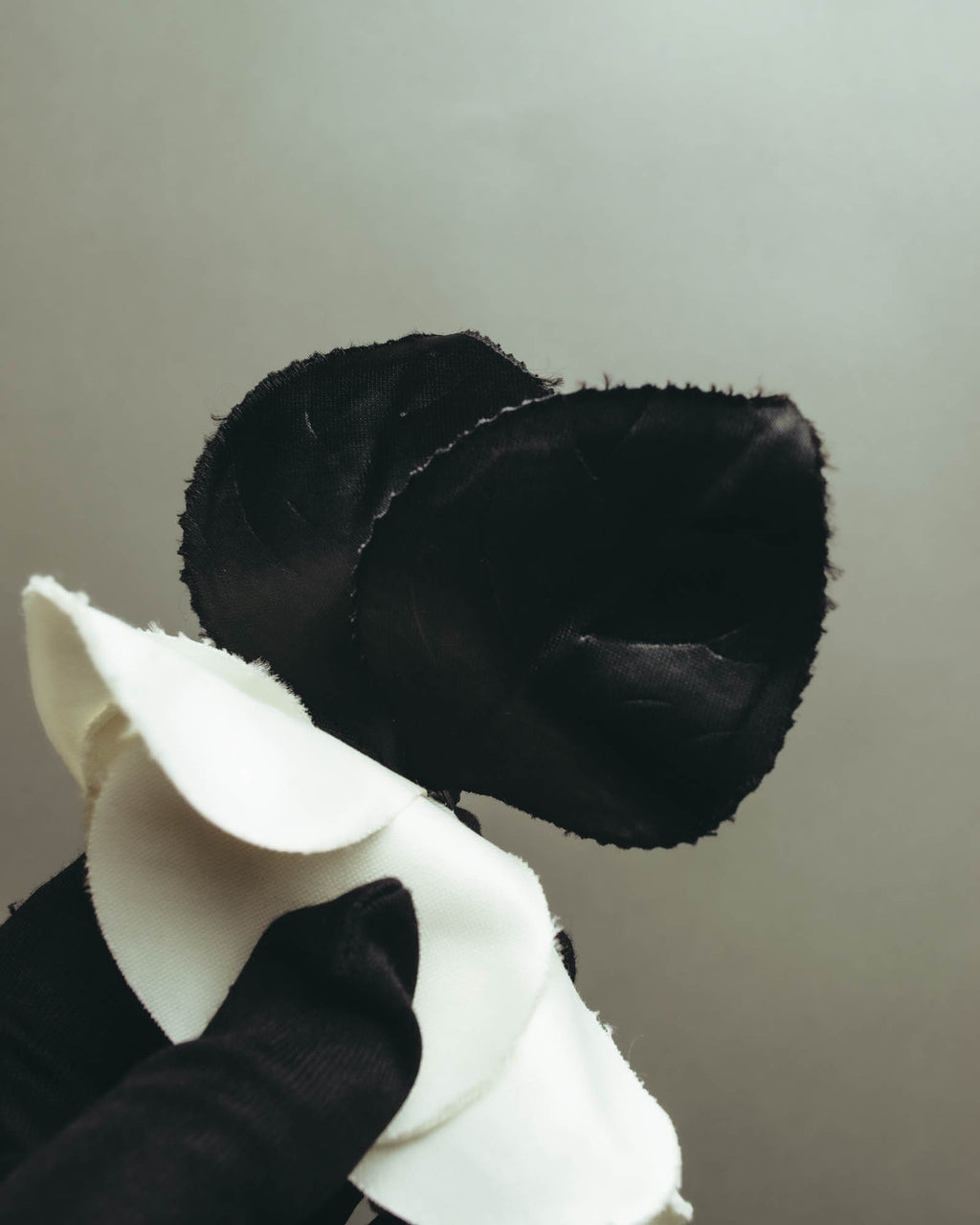 “CHANEL” 90’s-00’s White camellia fabric brooch