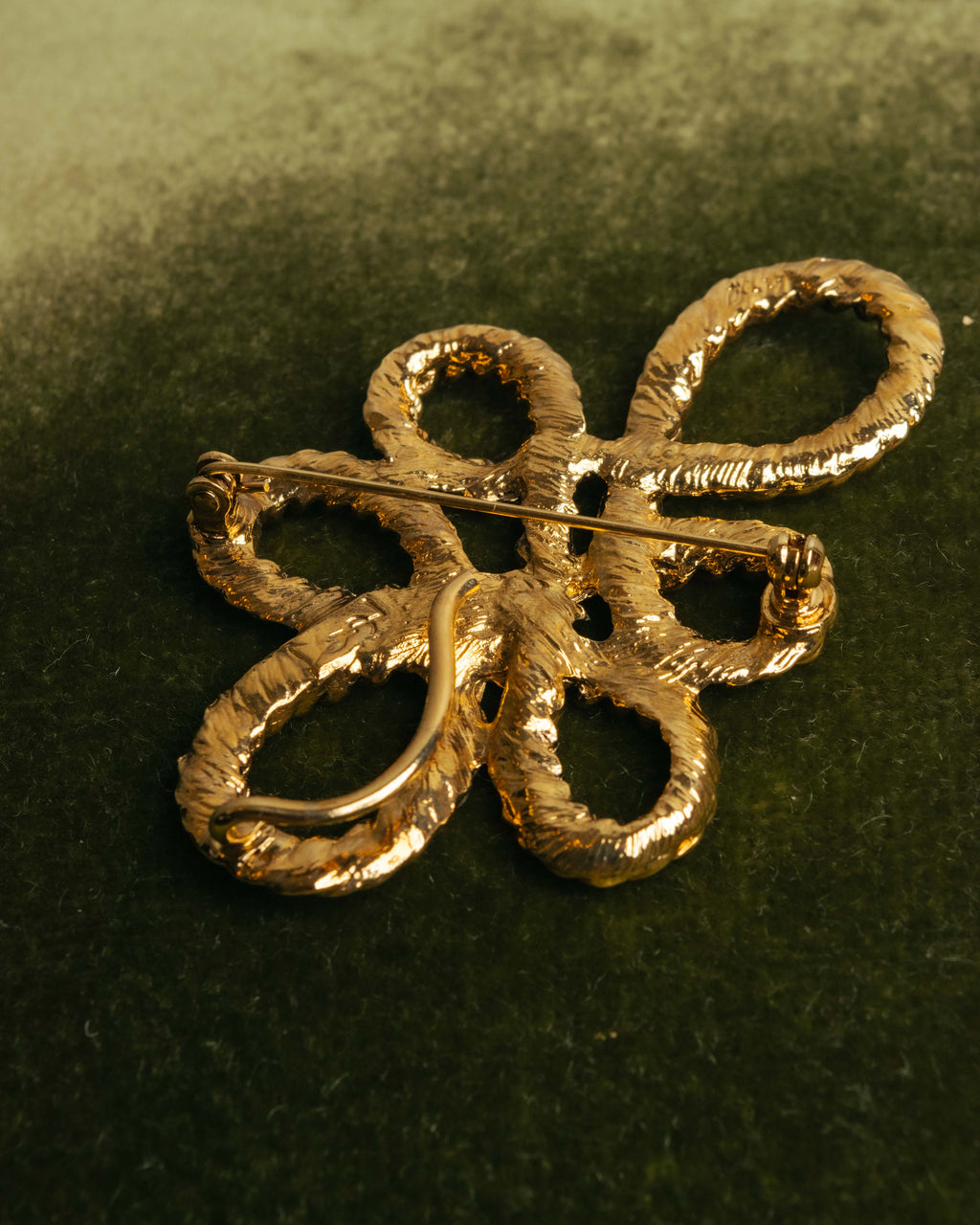 “Yves Saint Laurent” 90’s Gold rope motif flower brooch