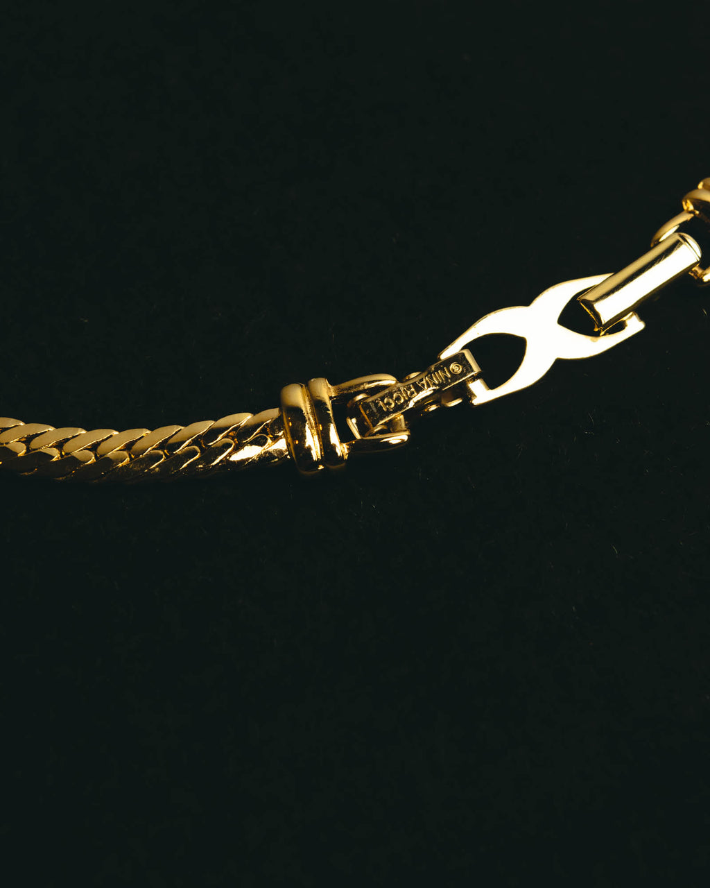 "NINA RICCI" 80's-90's Bold red stone necklace
