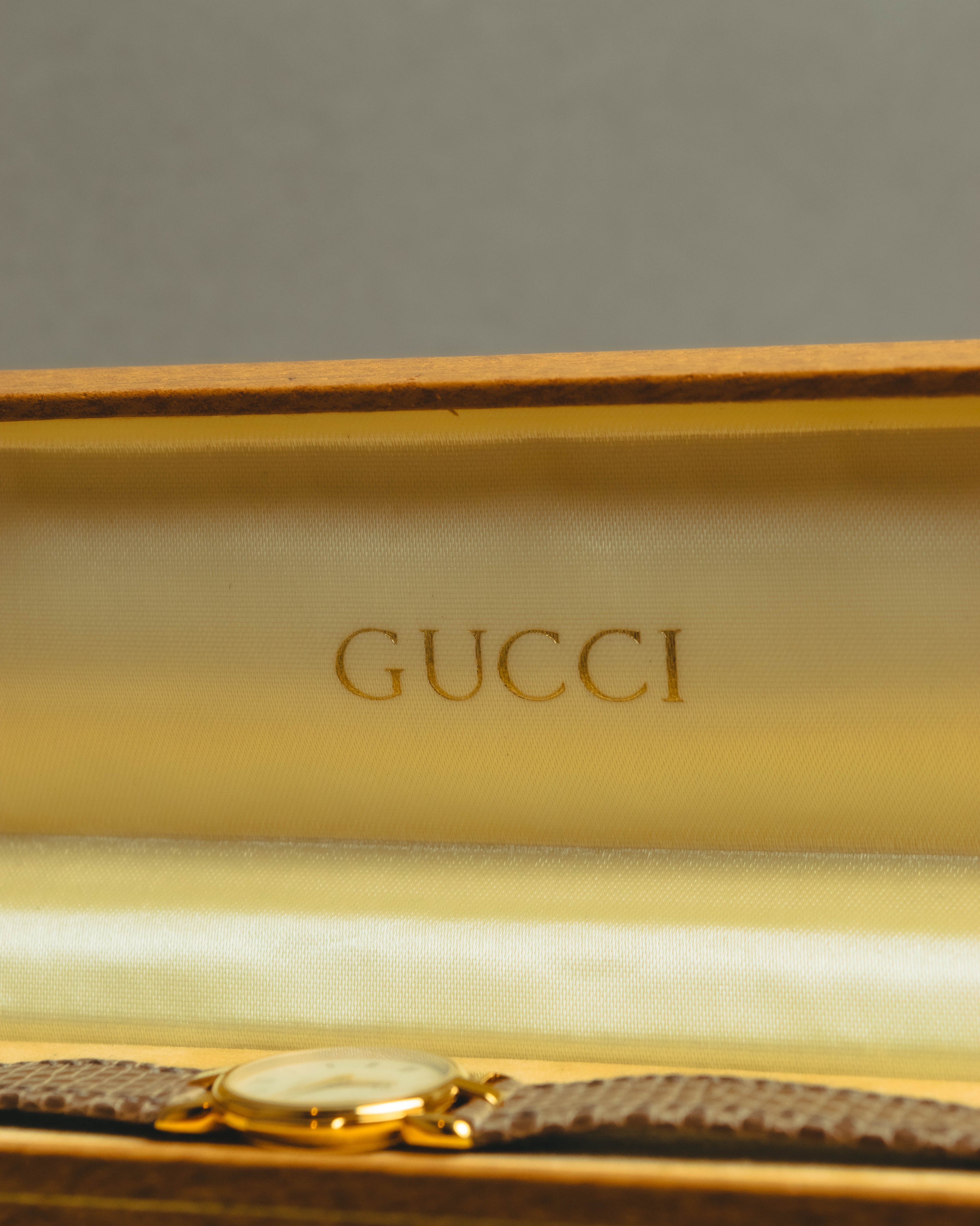"GUCCI" 80's-90's Classic leather strap wristwatch
