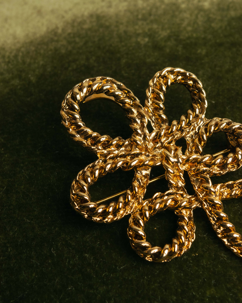 “Yves Saint Laurent” 90’s Gold rope motif flower brooch