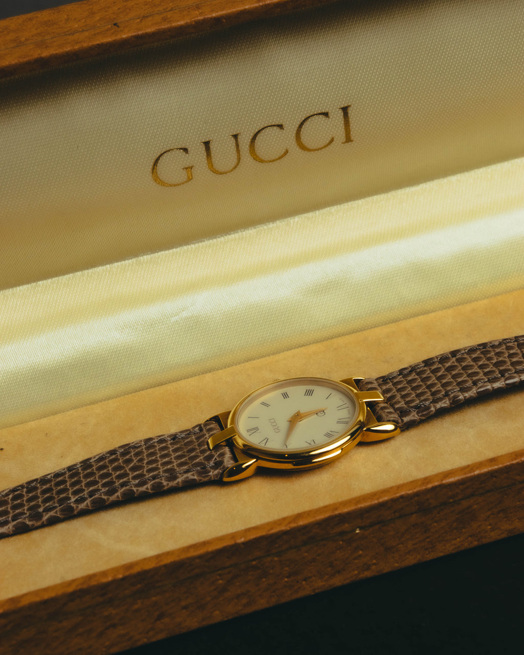 "GUCCI" 80's-90's Classic leather strap wristwatch
