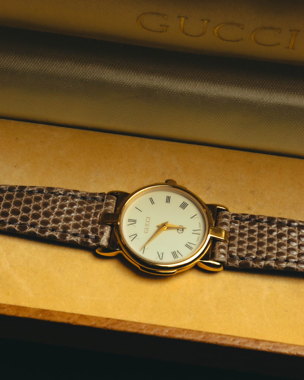 "GUCCI" 80's-90's Classic leather strap wristwatch