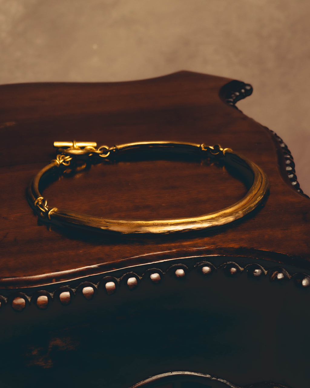 -SPECIAL- "Hermès" 80's-00's Sculptural gold tone choker necklace