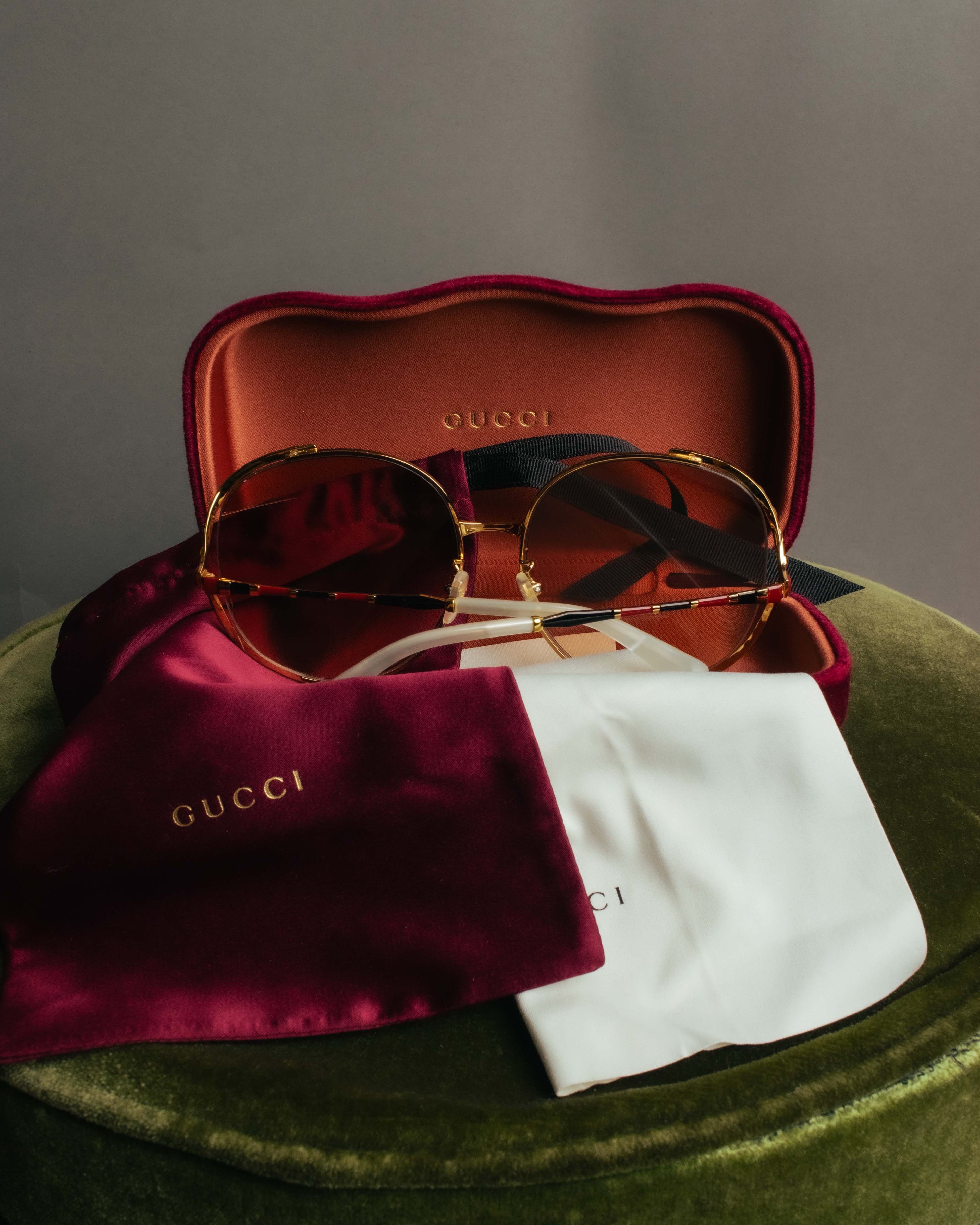 “GUCCI” 2017-2022 Striped rim oversized sunglasses