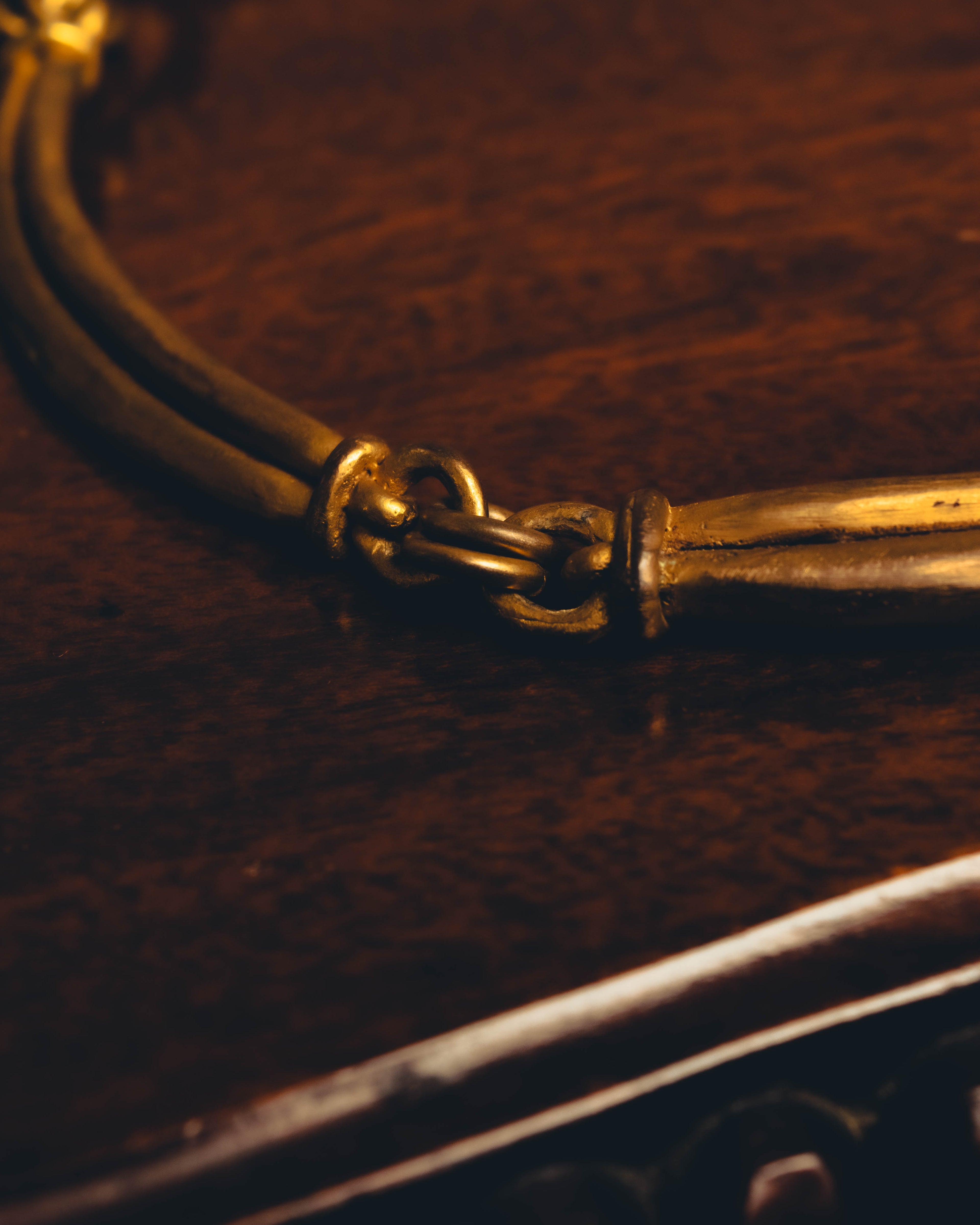 -SPECIAL- "Hermès" 80's-00's Sculptural gold tone choker necklace